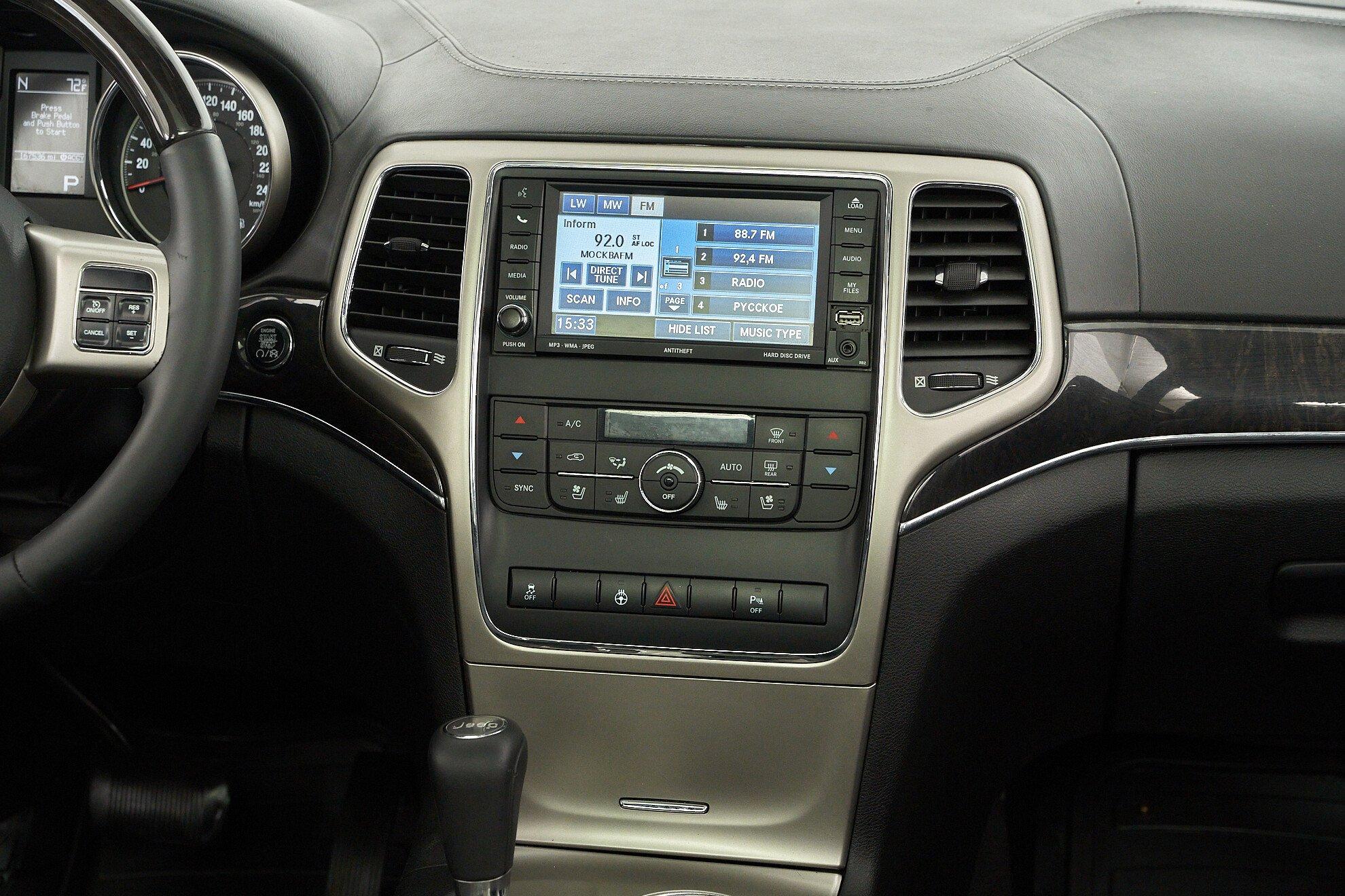 Jeep Grand Cherokee 2011, серый