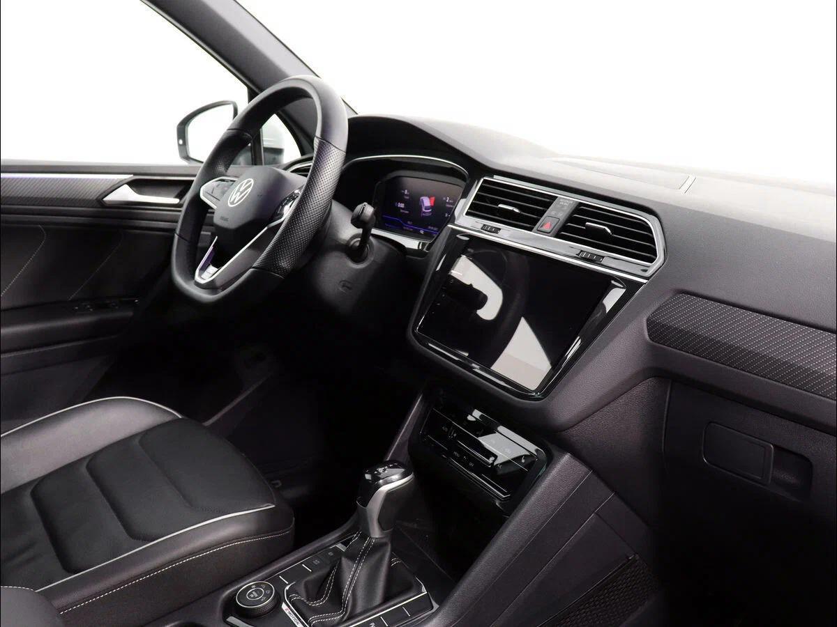 Volkswagen Tiguan 2022, белый