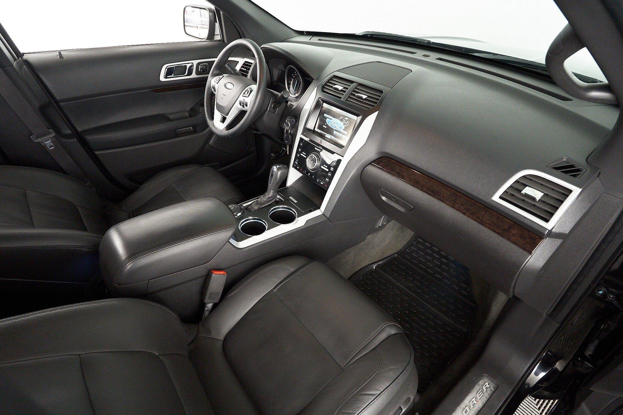 Ford Explorer 2014, черный