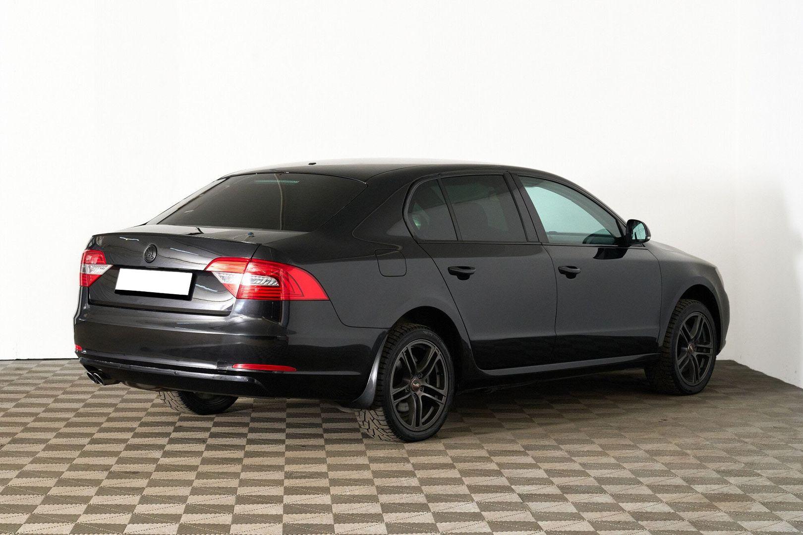 Skoda Superb 2014, черный