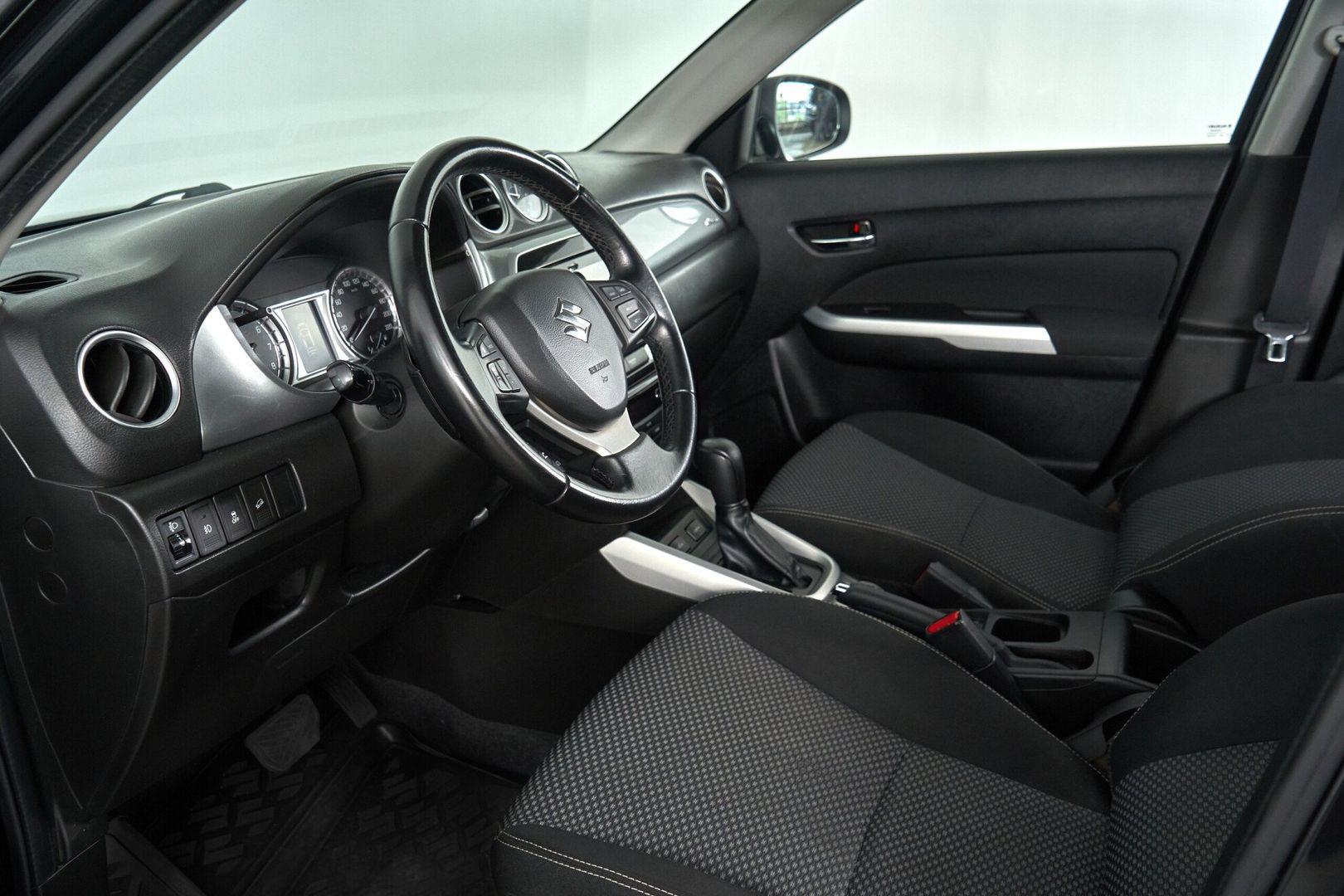 Suzuki Vitara 2017, черный