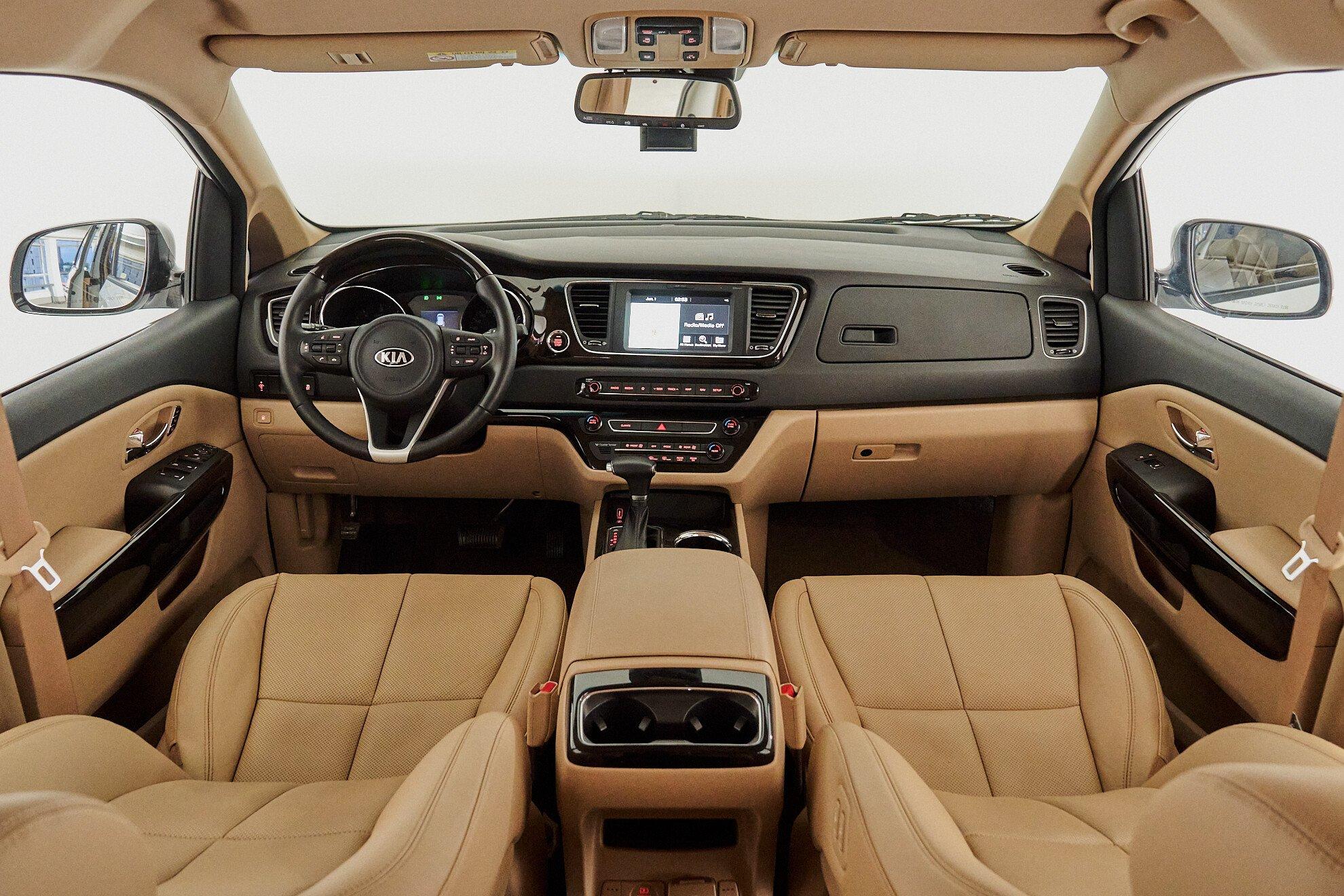 Kia Carnival 2020, белый