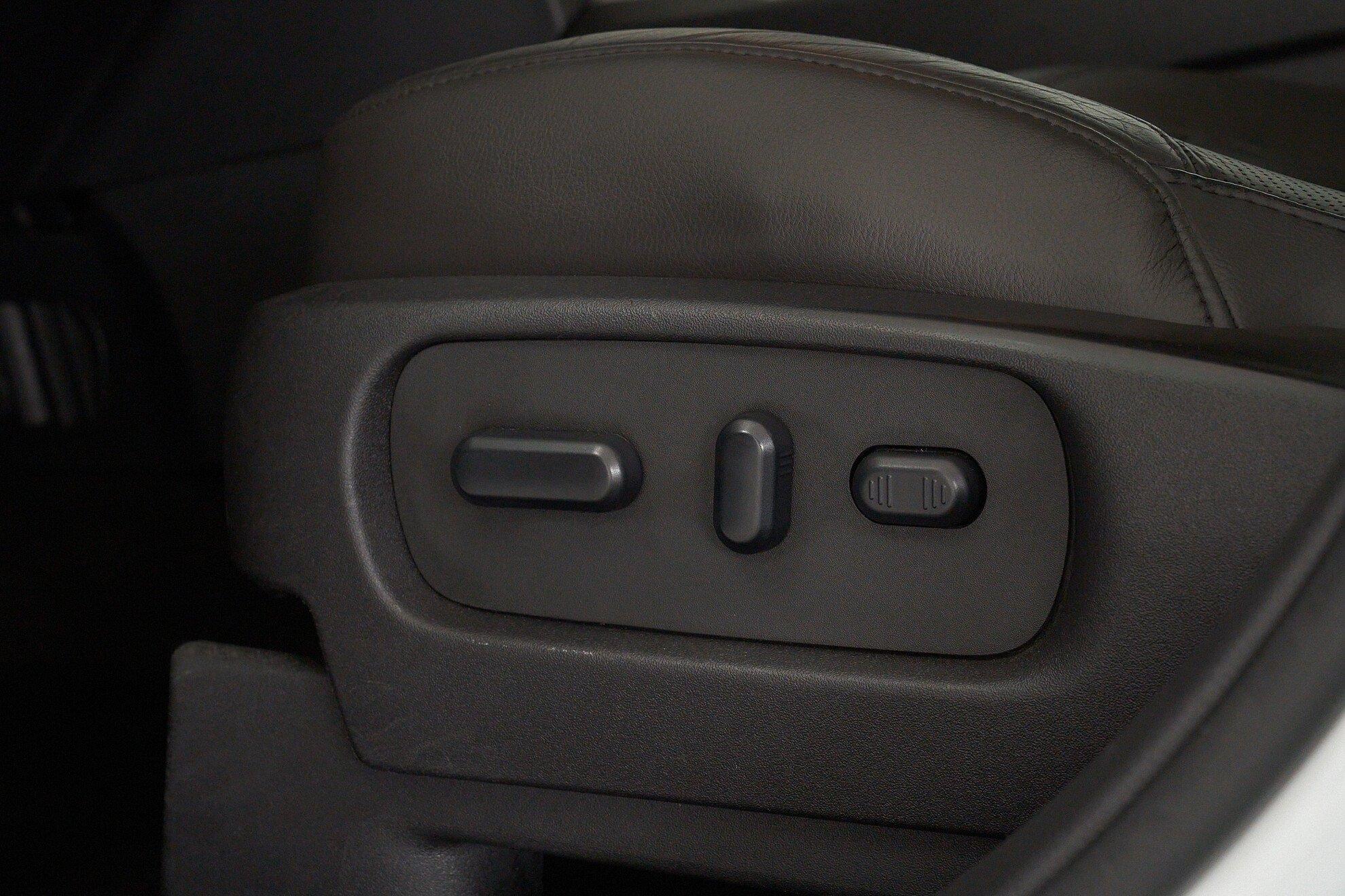 Ford Explorer 2013, белый