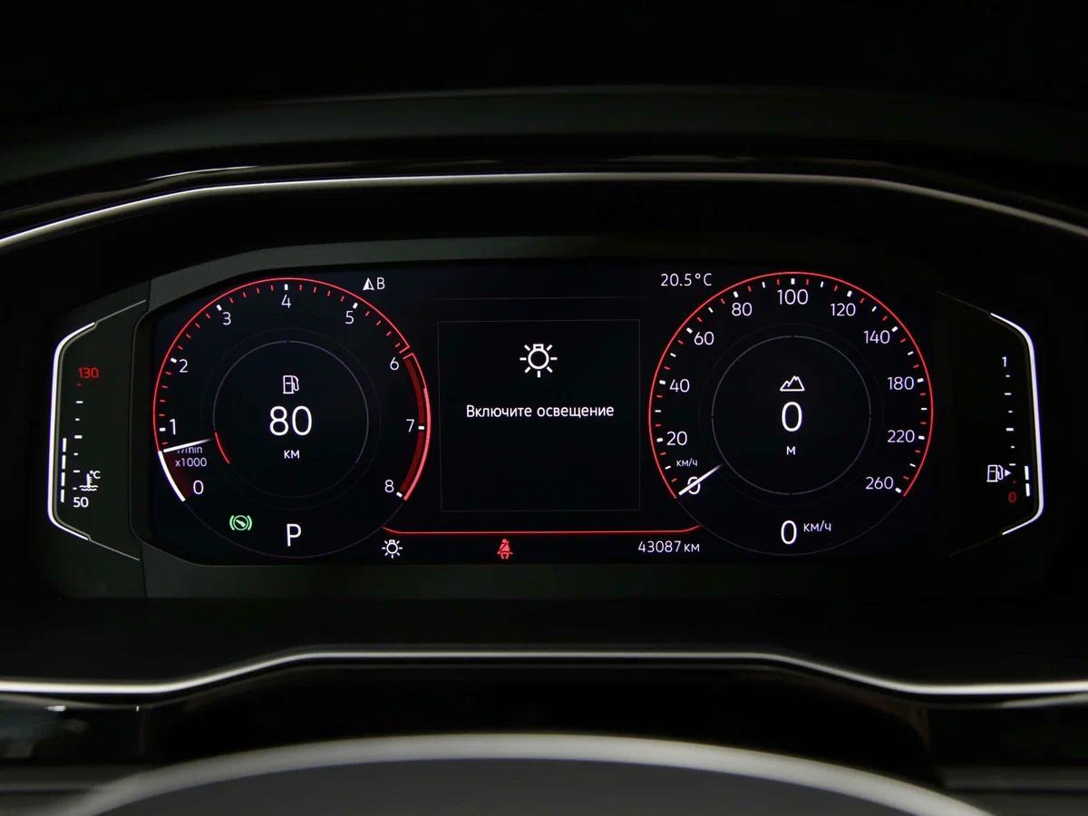 Volkswagen Jetta 2020, серый