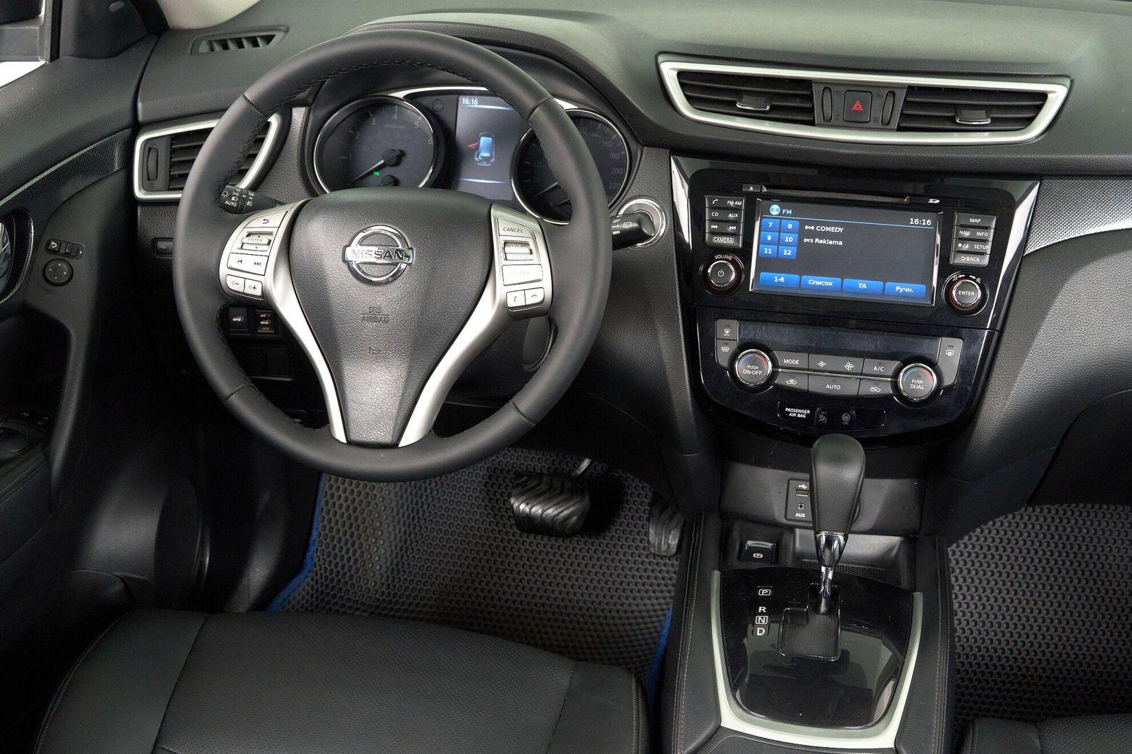 Nissan X-Trail 2016, черный
