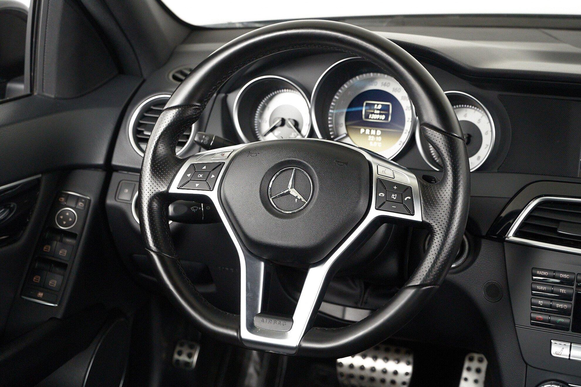 Mercedes-Benz C-Класс 2011, черный