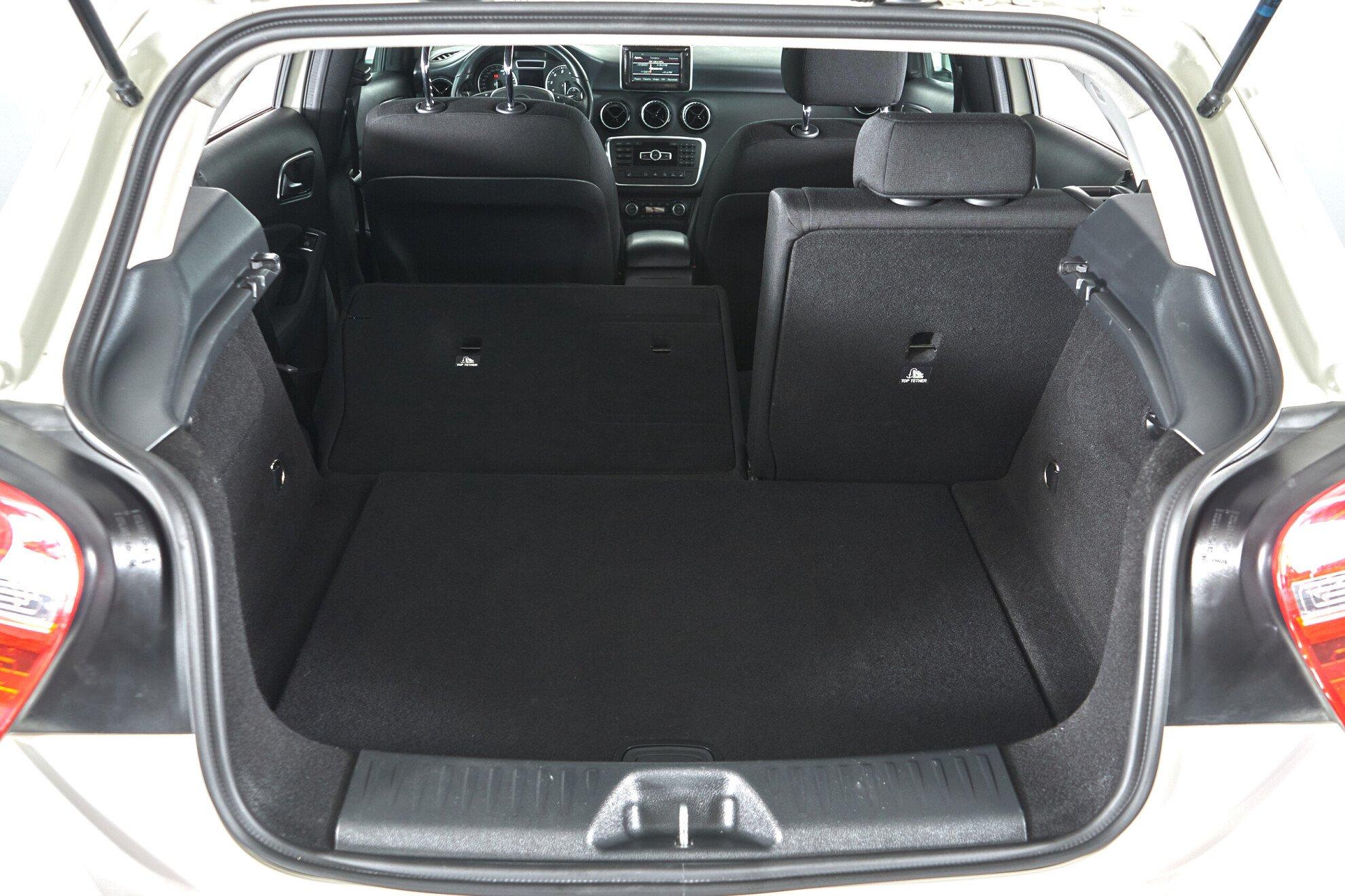 Mercedes-Benz A-Класс 2014, белый