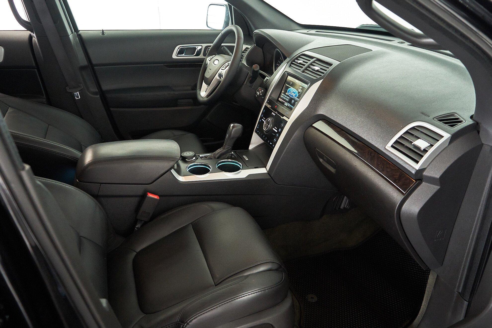 Ford Explorer 2013, черный