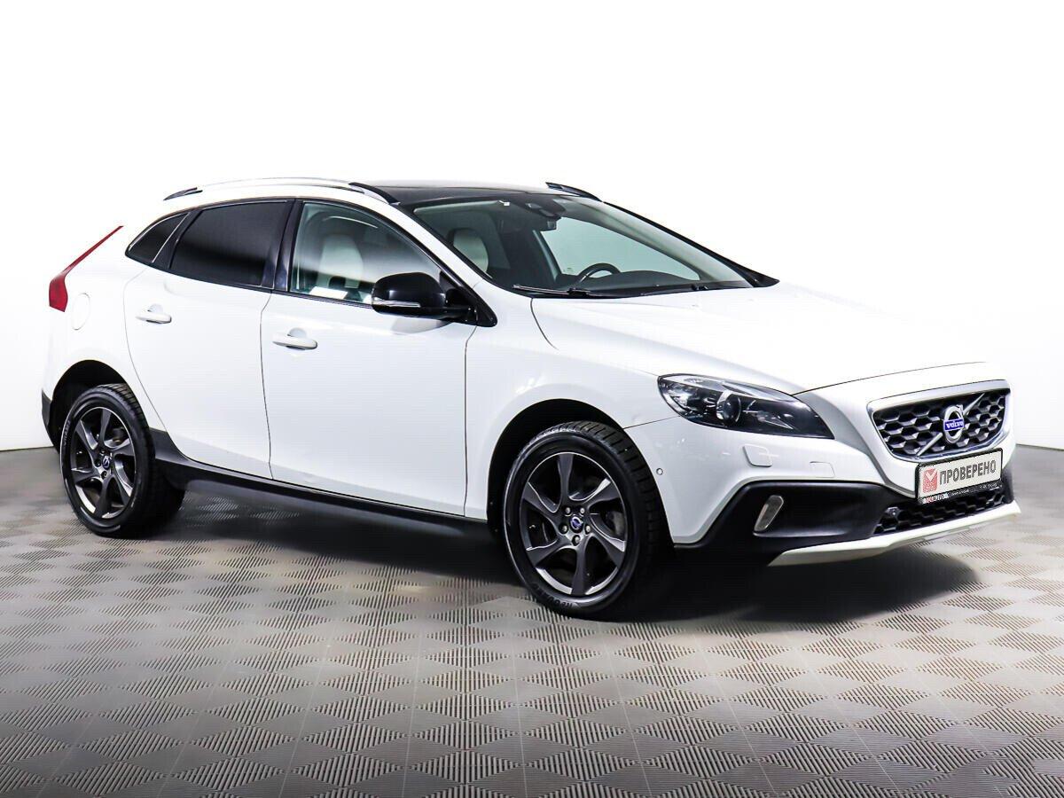Volvo V40 Cross Country 2015, белый