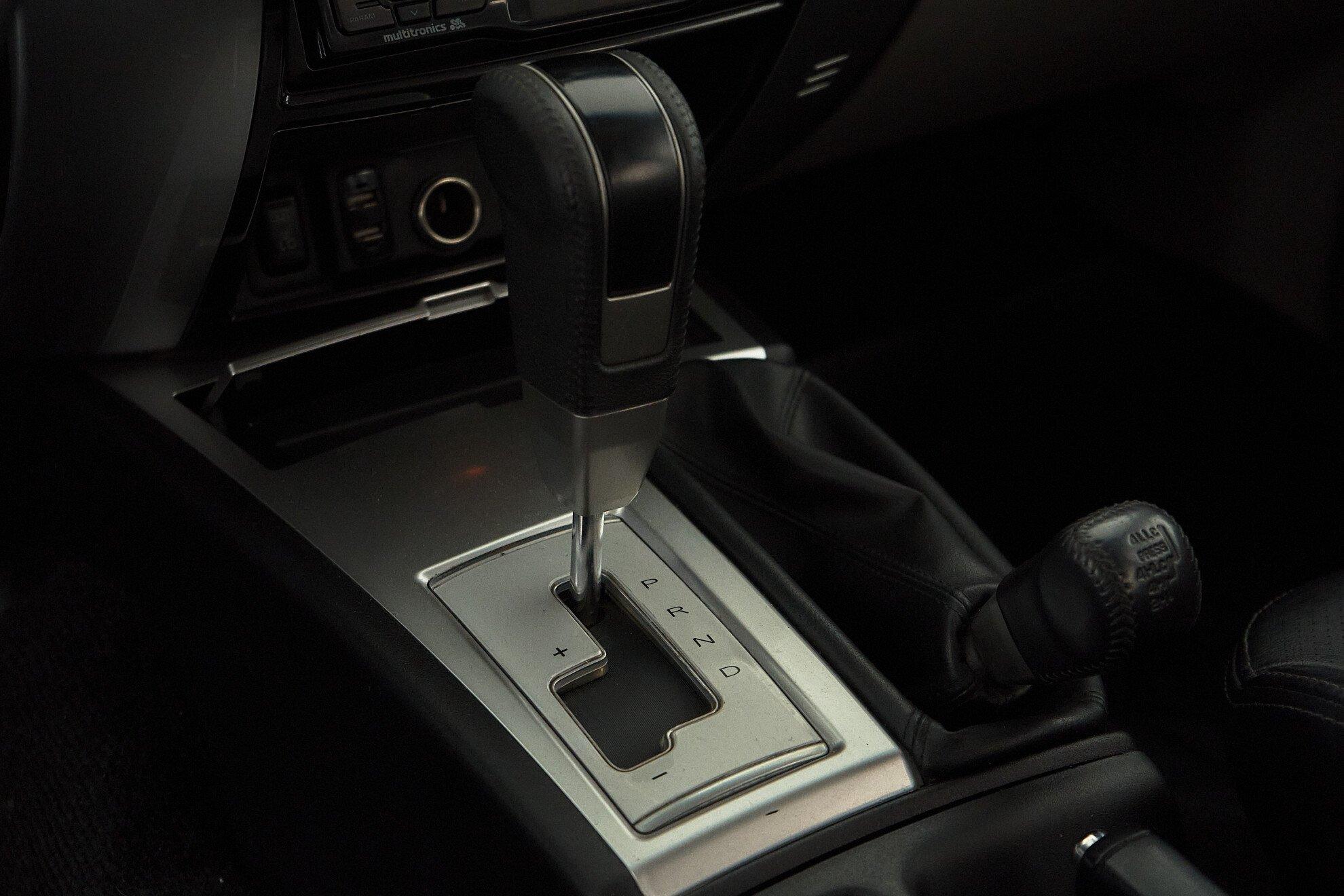 Mitsubishi Pajero Sport 2012, синий