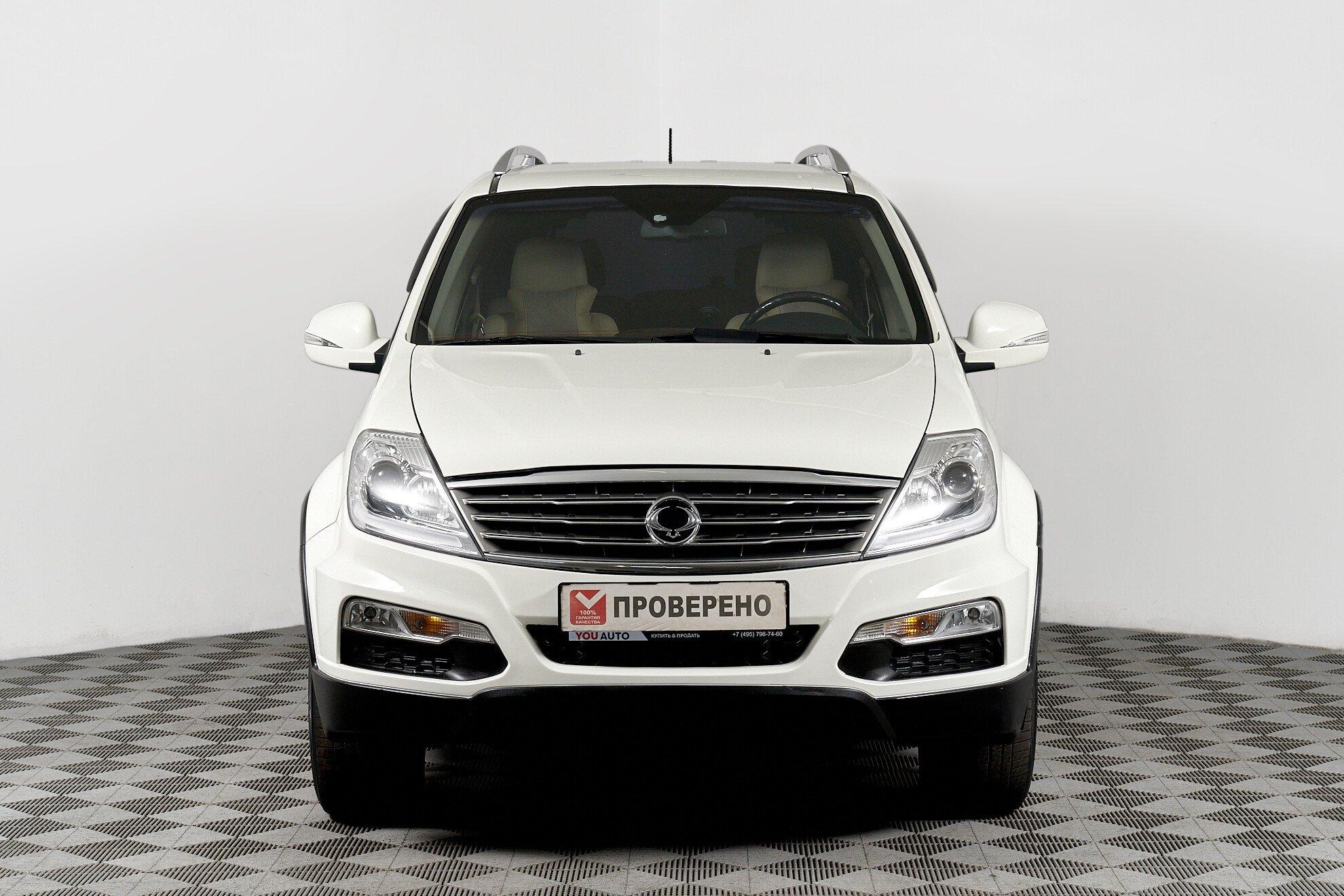 SsangYong Rexton 2012, белый