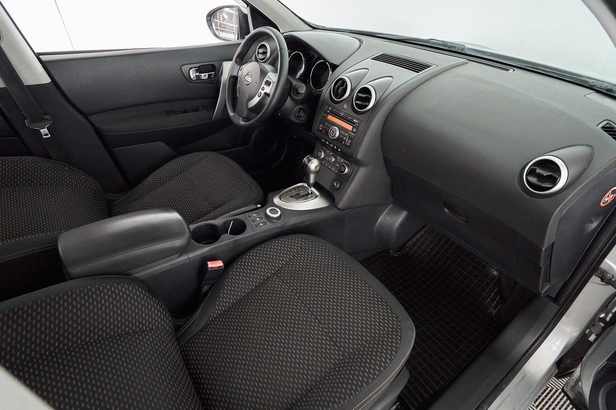 Nissan Qashqai+2 2008, серебряный