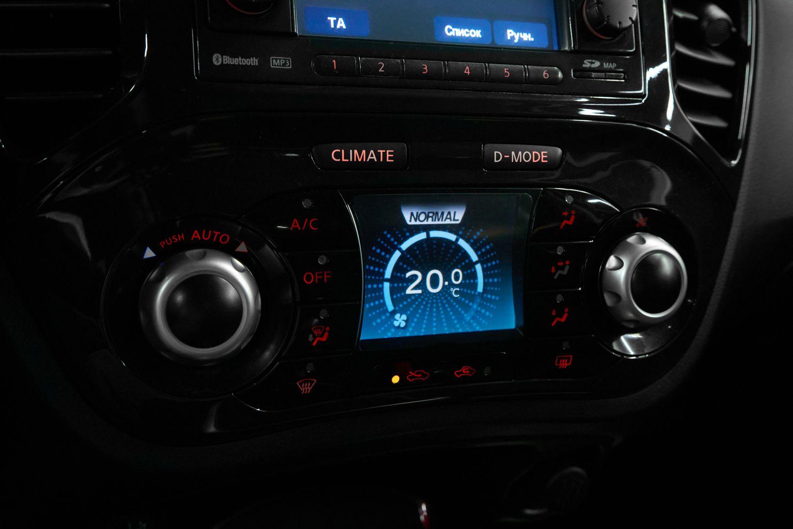 Nissan Juke 2012, коричневый