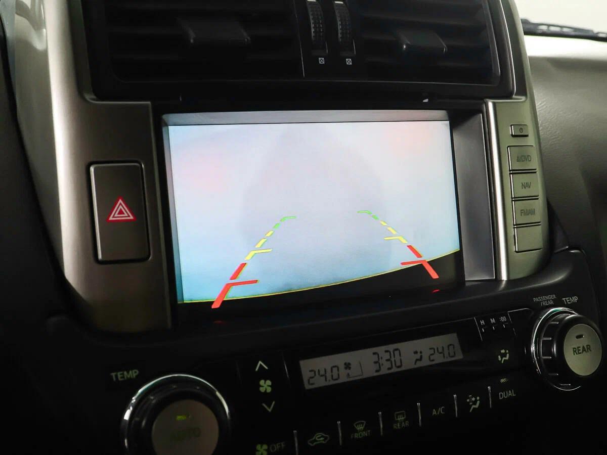 Toyota Land Cruiser Prado 2012, серебряный
