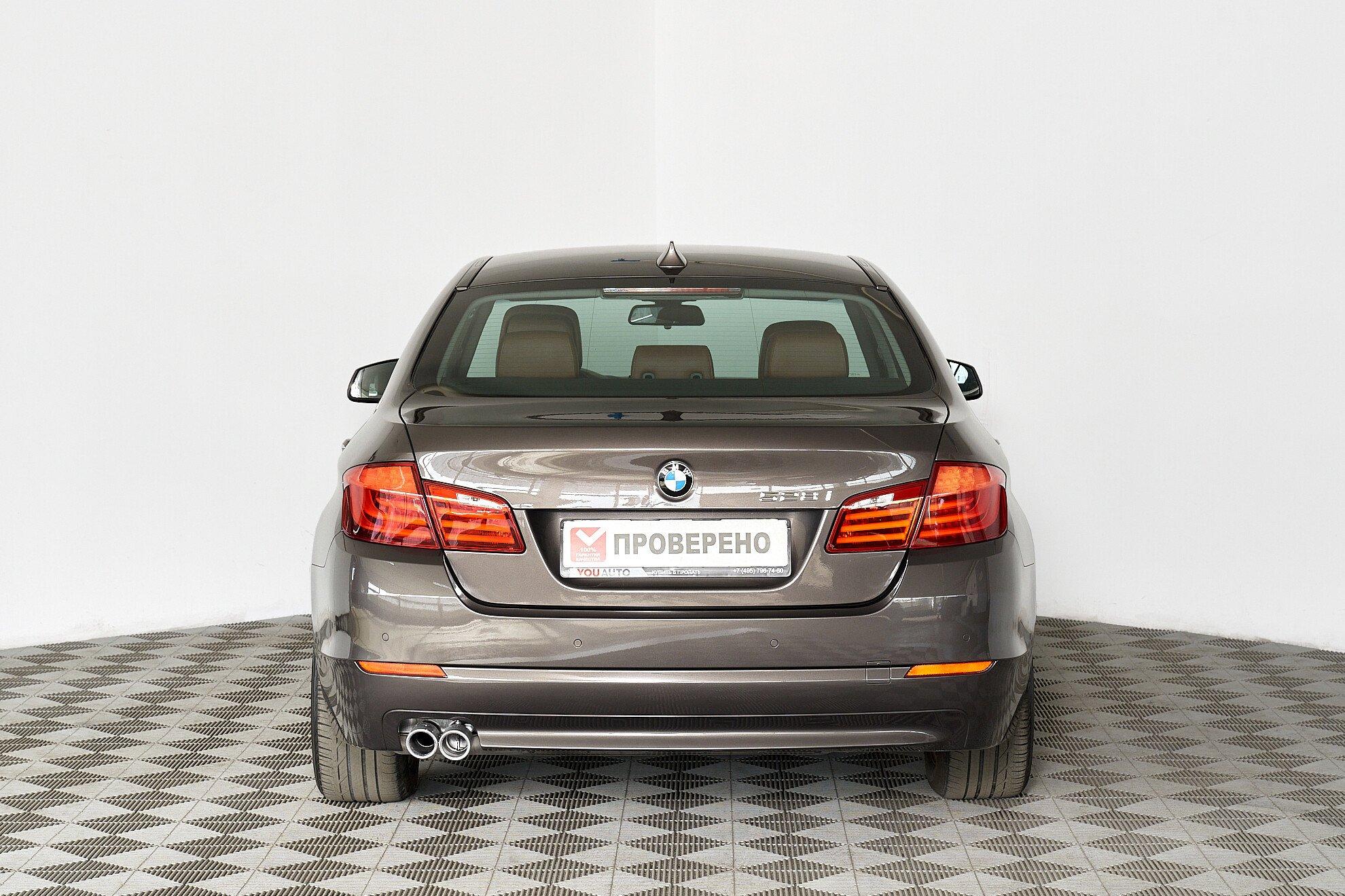 BMW 5 серии 2012, бежевый