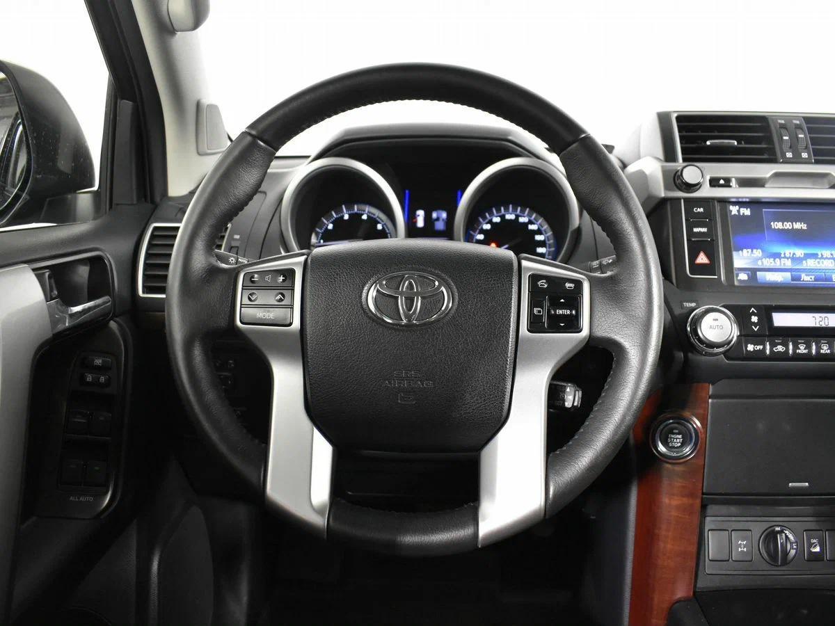 Toyota Land Cruiser Prado 2017, черный