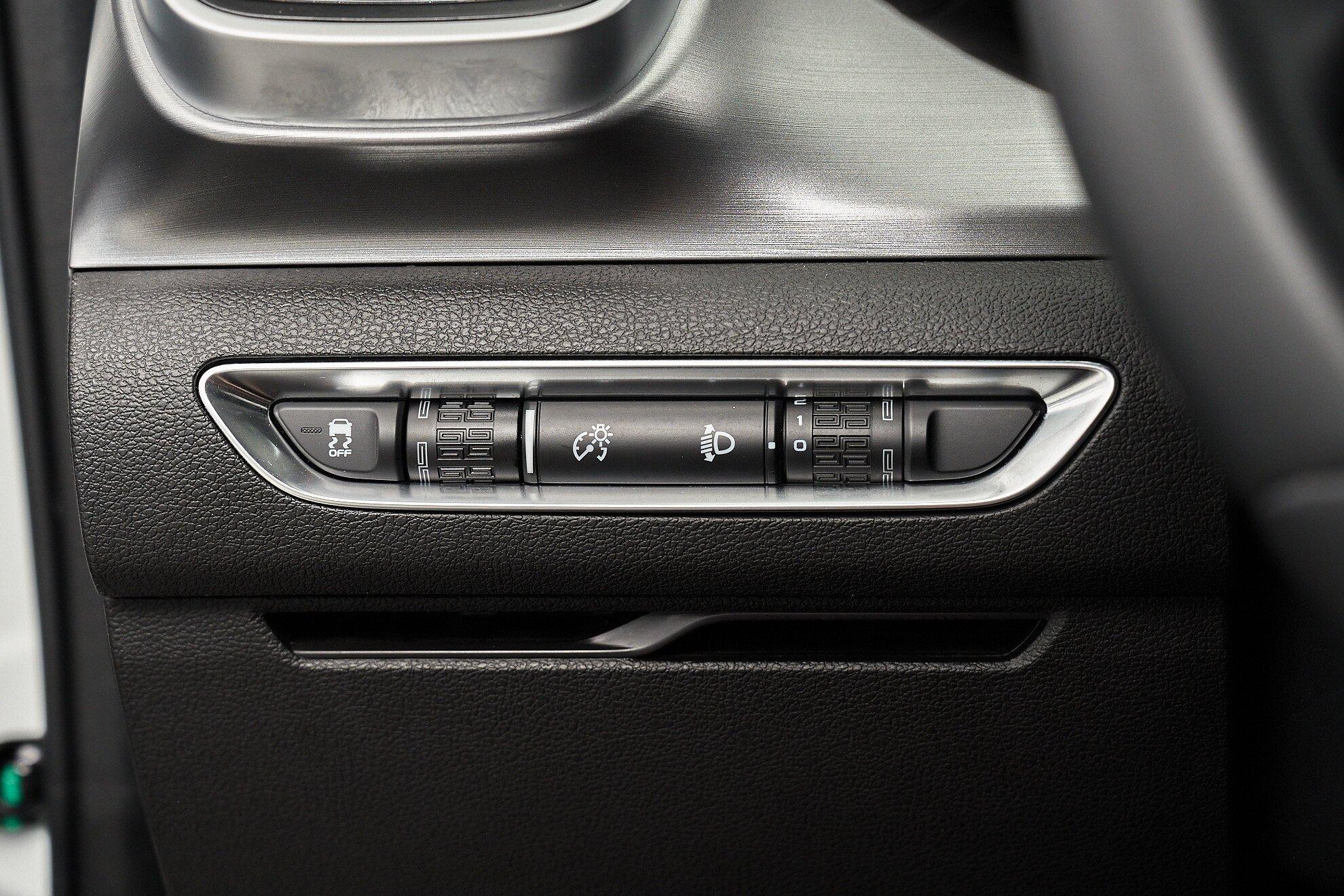 Geely Coolray 2021, белый