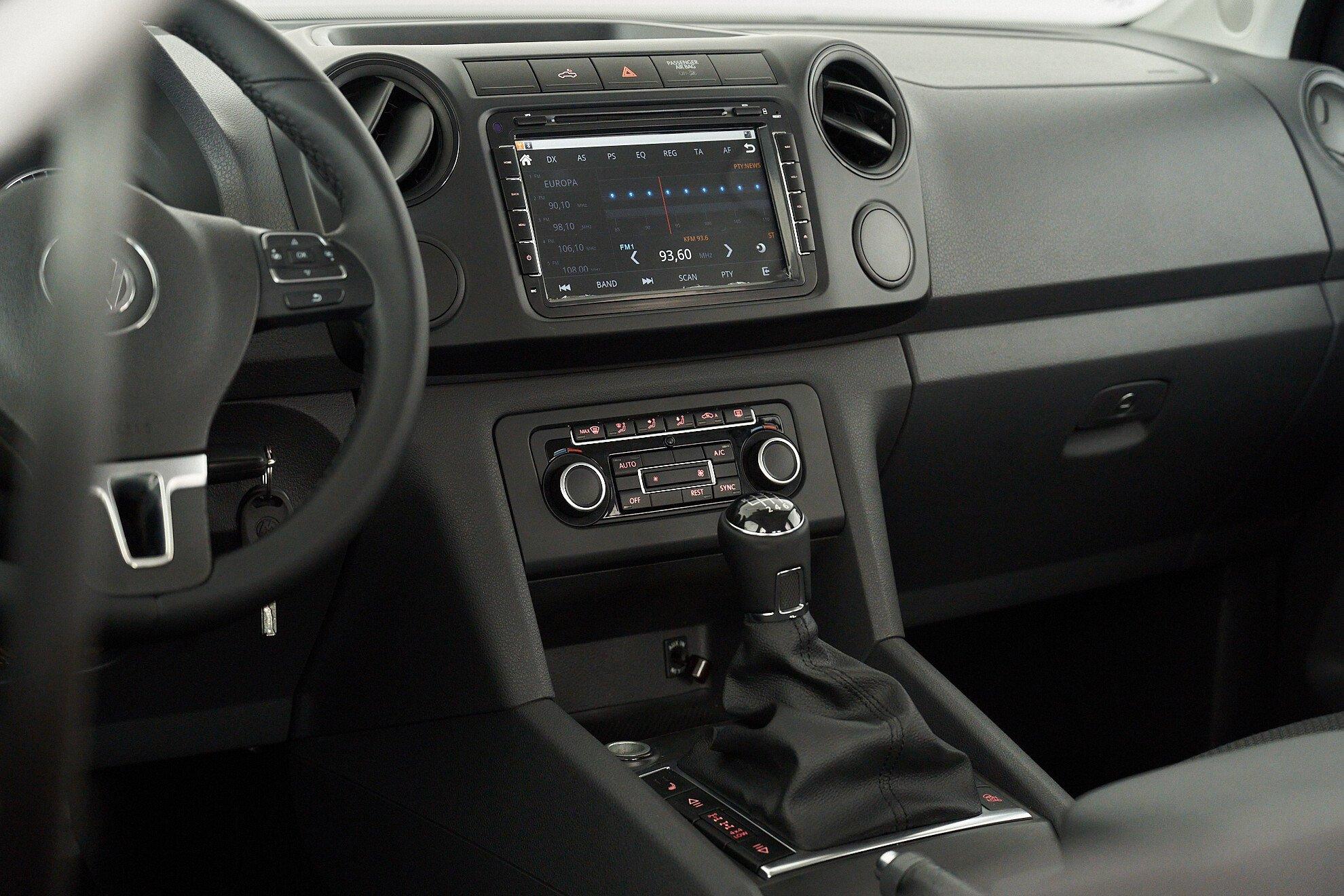 Volkswagen Amarok 2013, черный