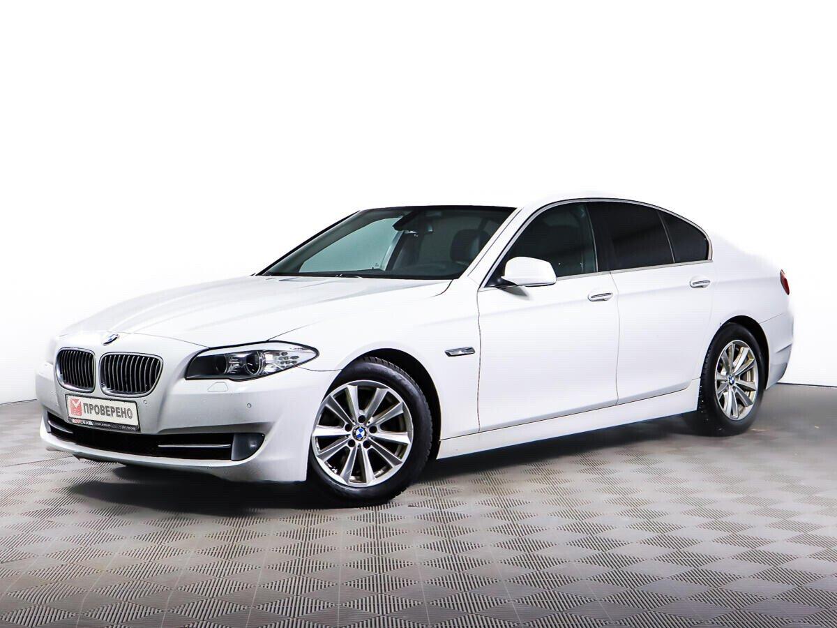 BMW 5 серии 2012, белый
