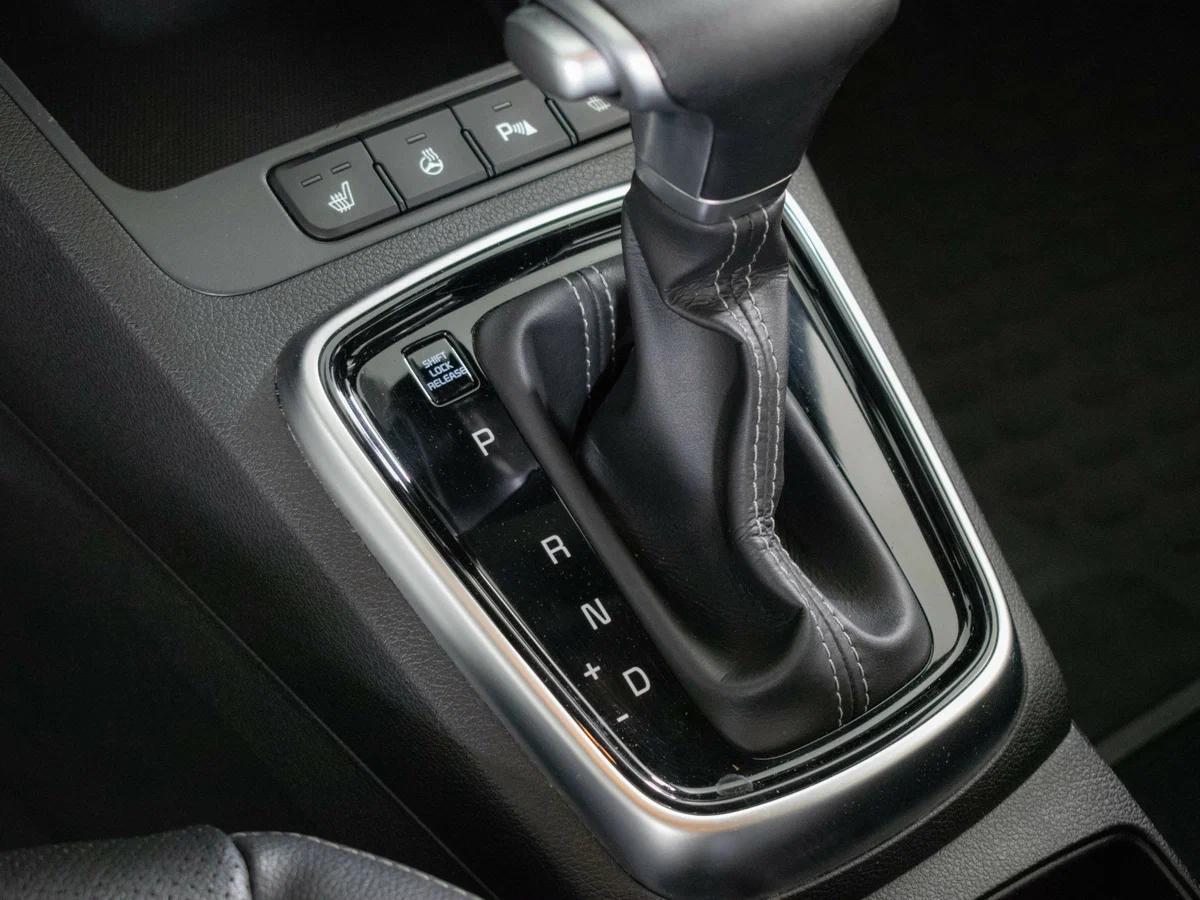 Kia Rio 2022, белый