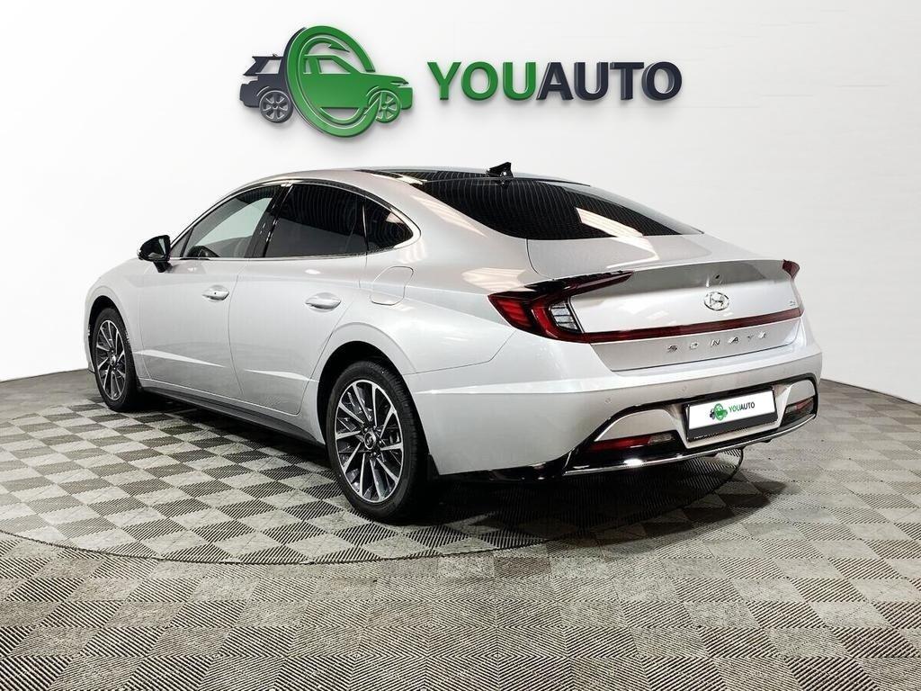 Hyundai Sonata 2022, серебряный