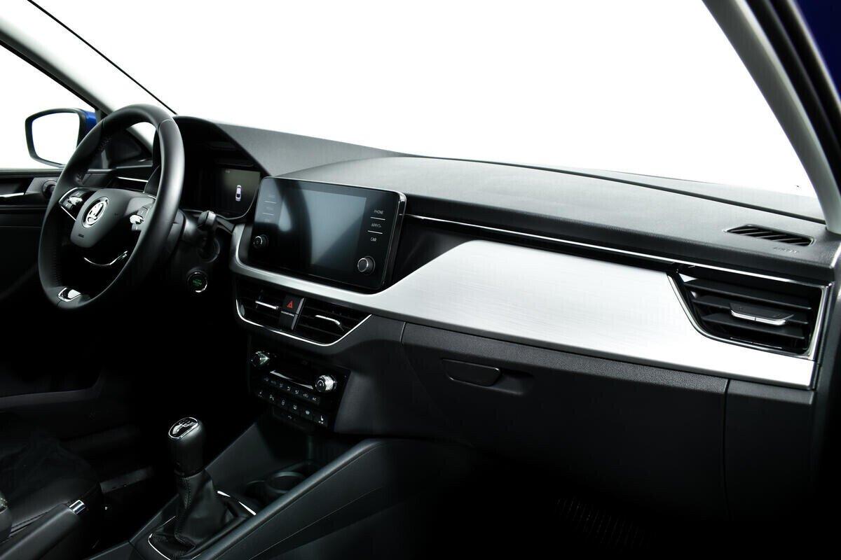 Skoda Rapid 2021, синий