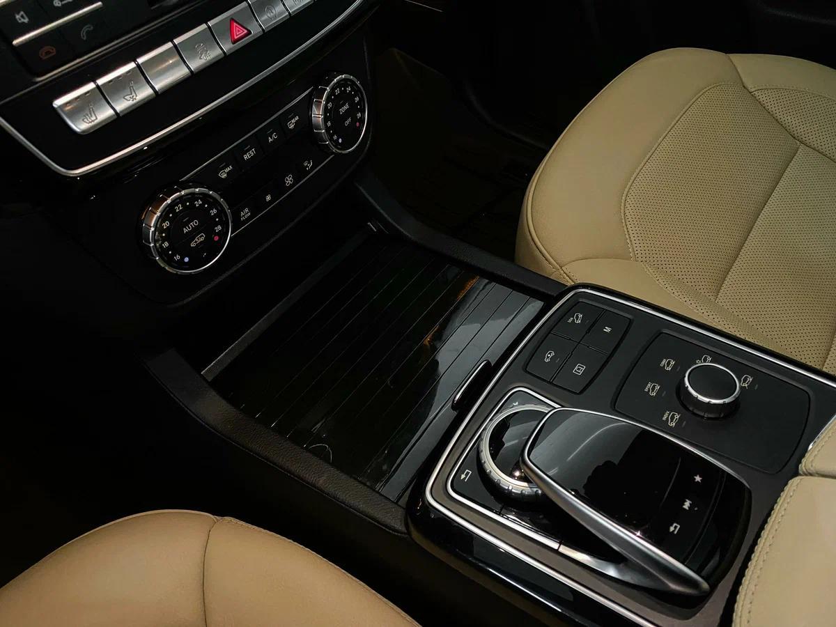 Mercedes-Benz GLS 2015, черный