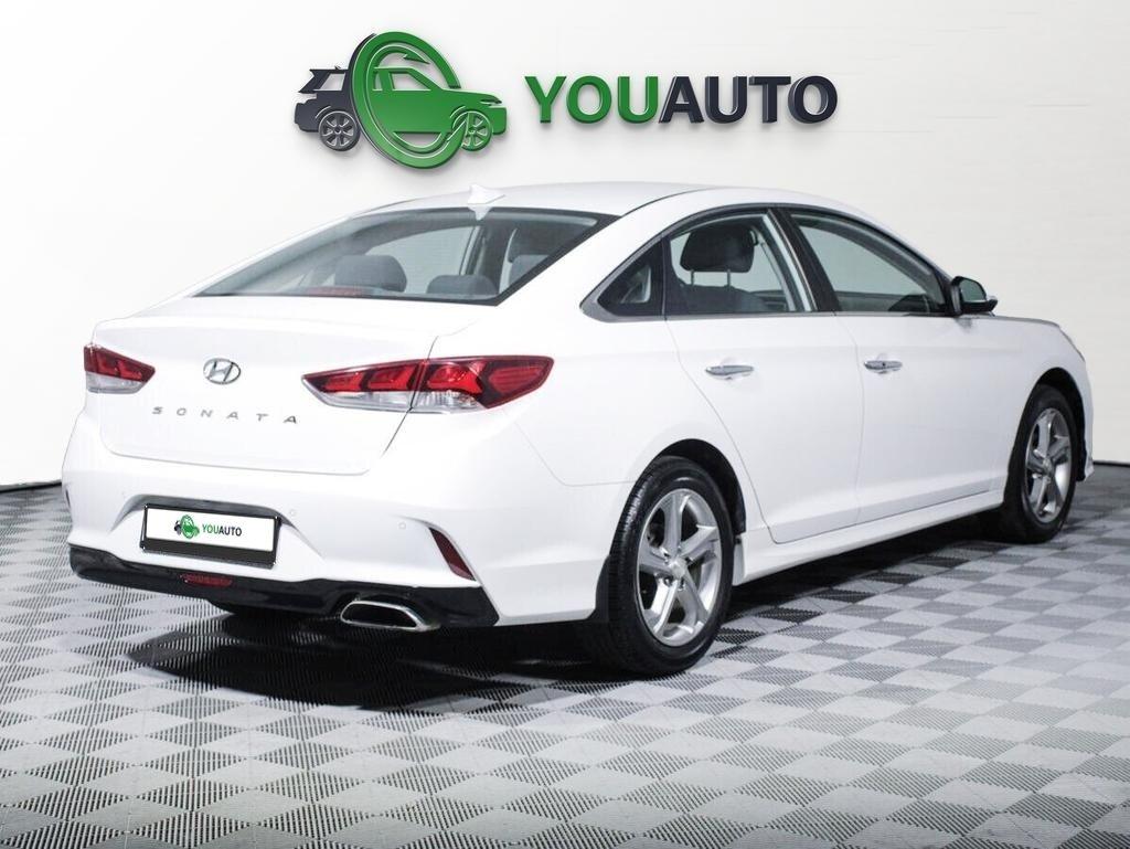 Hyundai Sonata 2019, белый