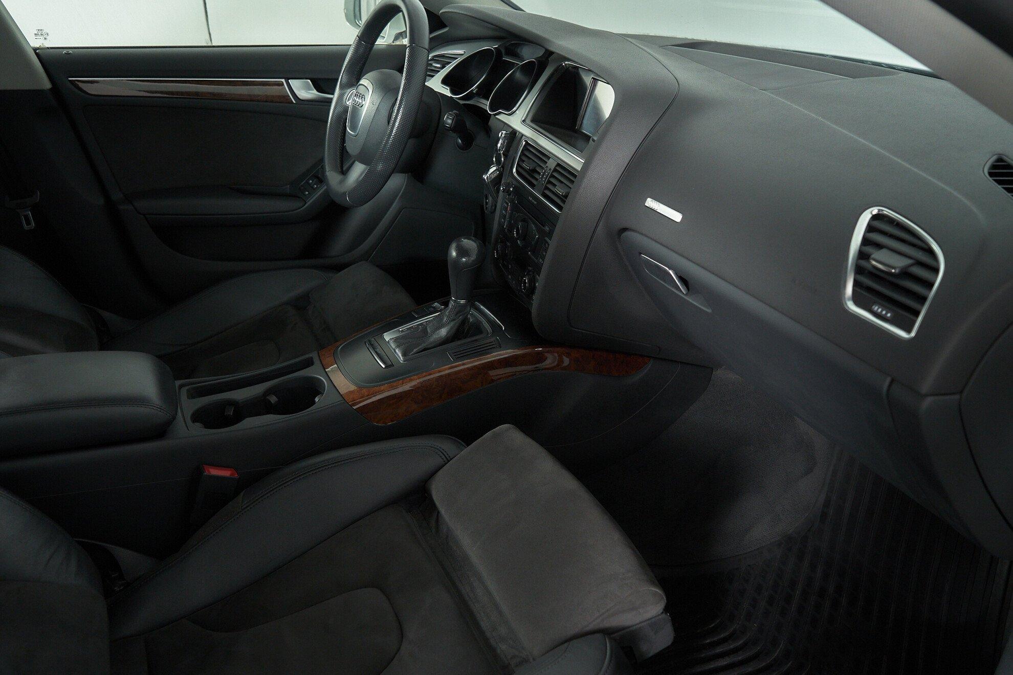 Audi A5 2011, белый