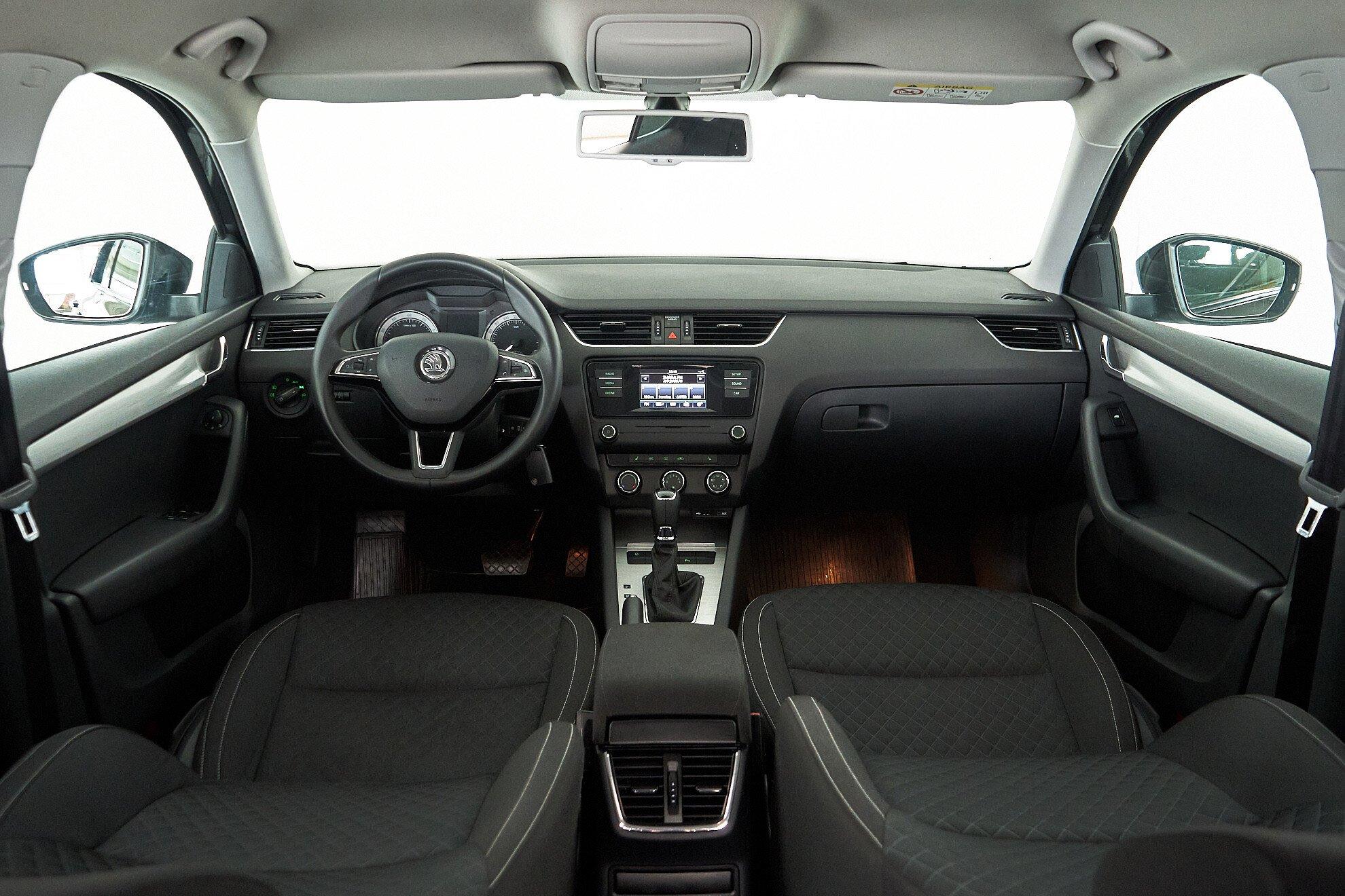Skoda Octavia 2016, черный