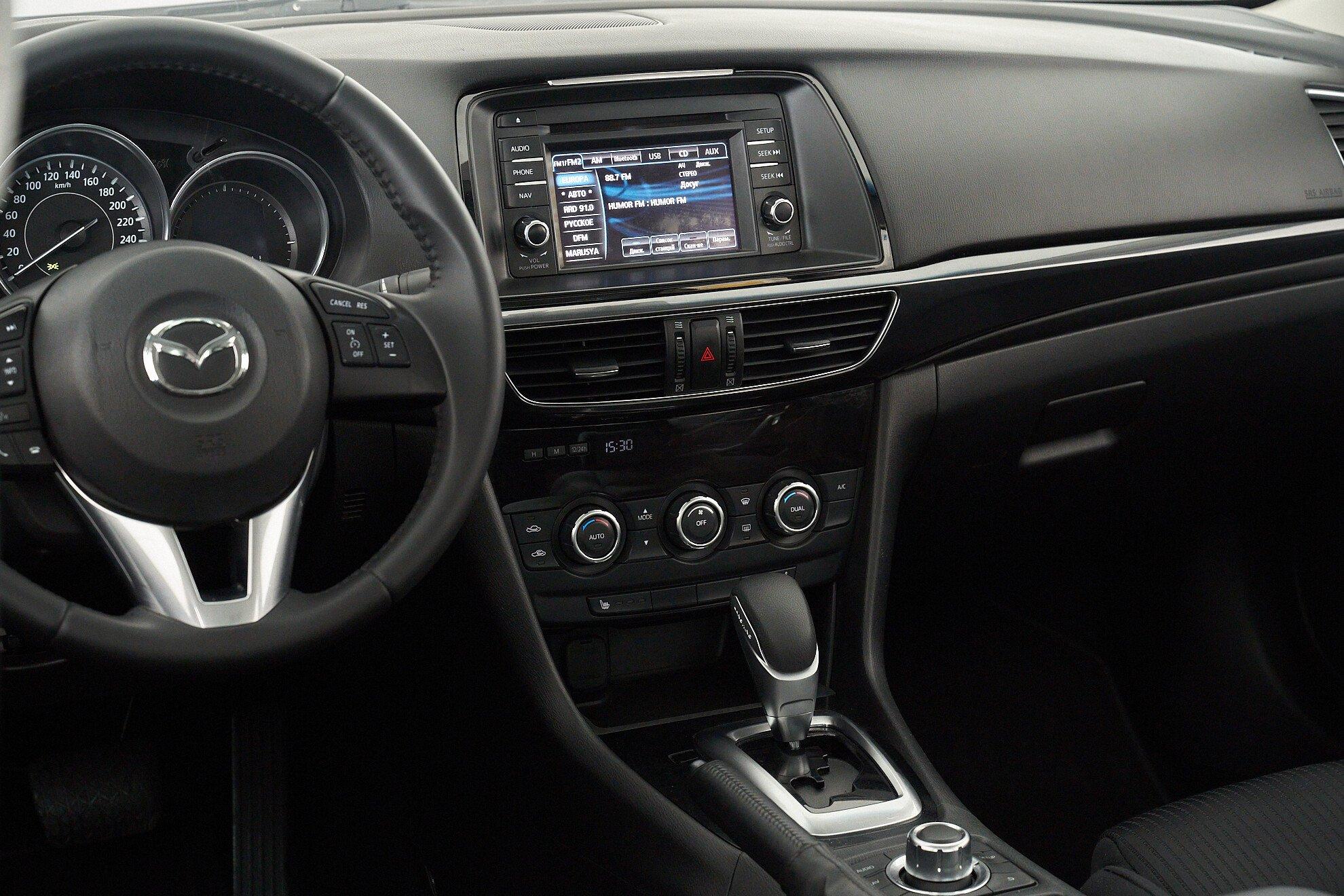Mazda 6 2013, белый