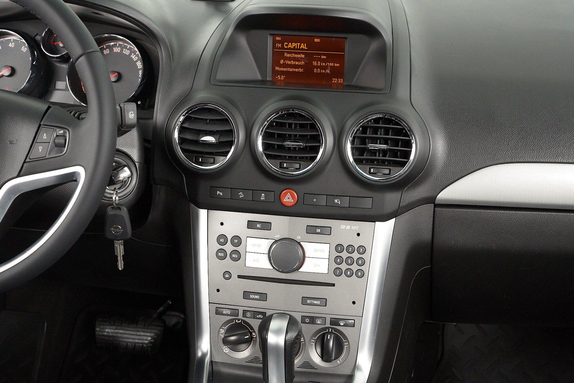 Opel Antara 2013, черный