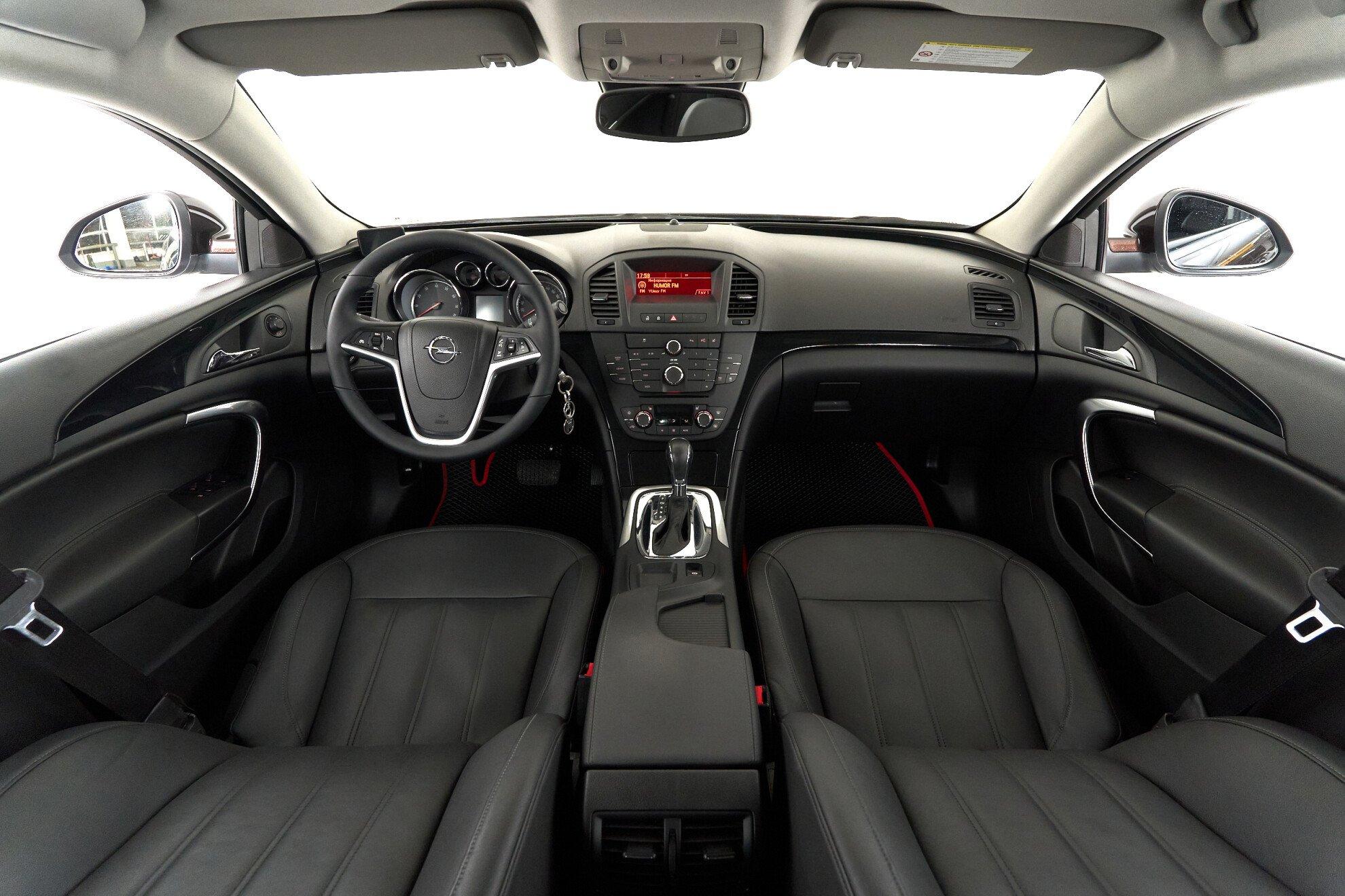 Opel Insignia 2012, коричневый