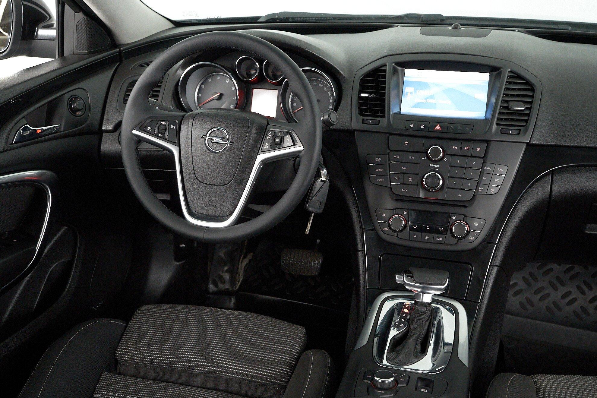 Opel Insignia 2012, черный