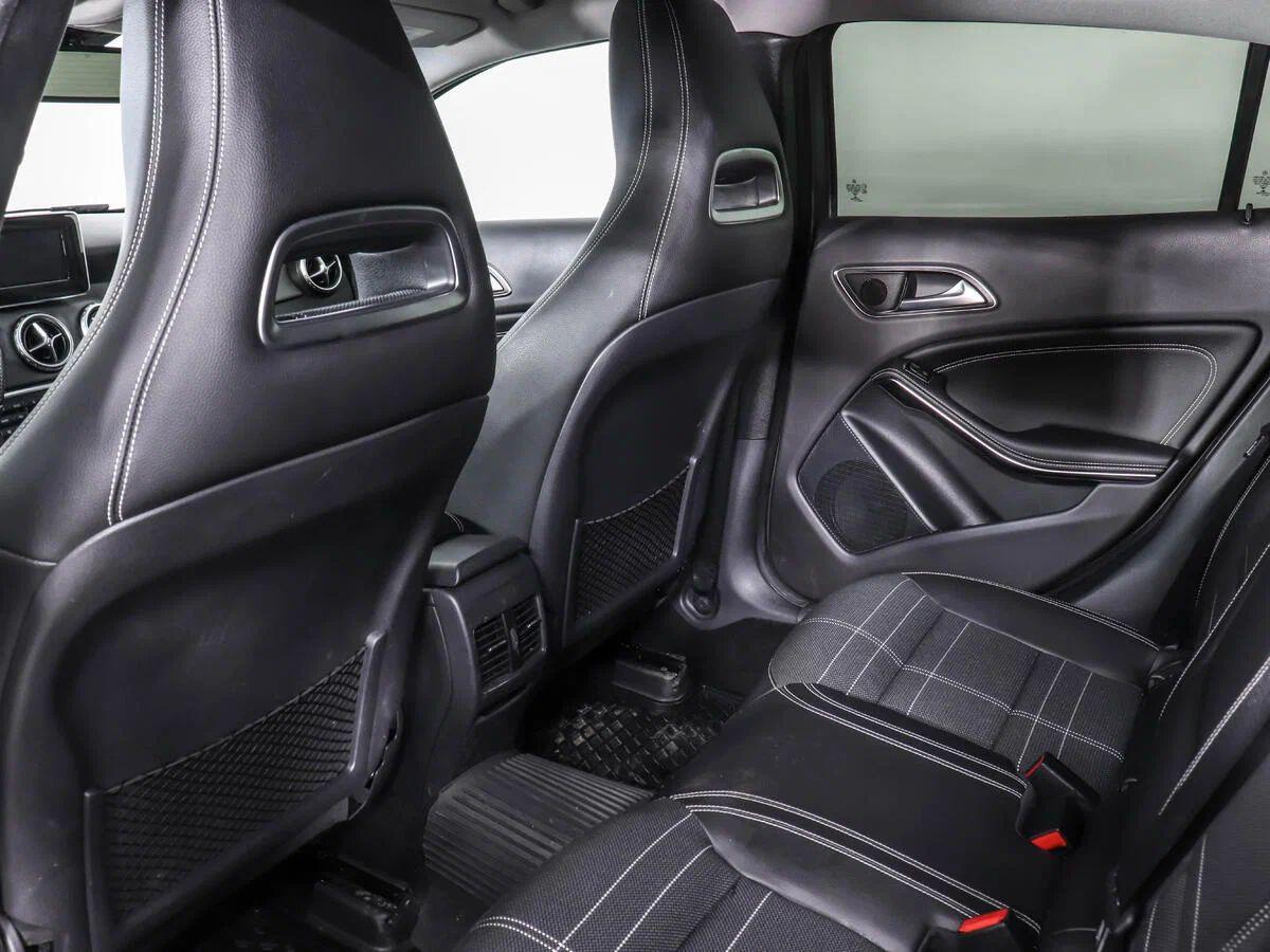 Mercedes-Benz GLA 2016, серый