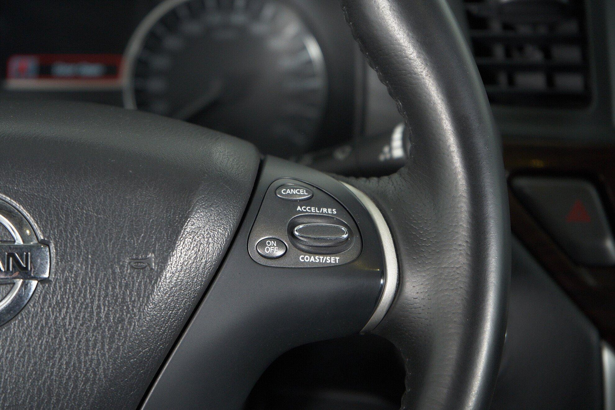 Nissan Pathfinder 2014, серый