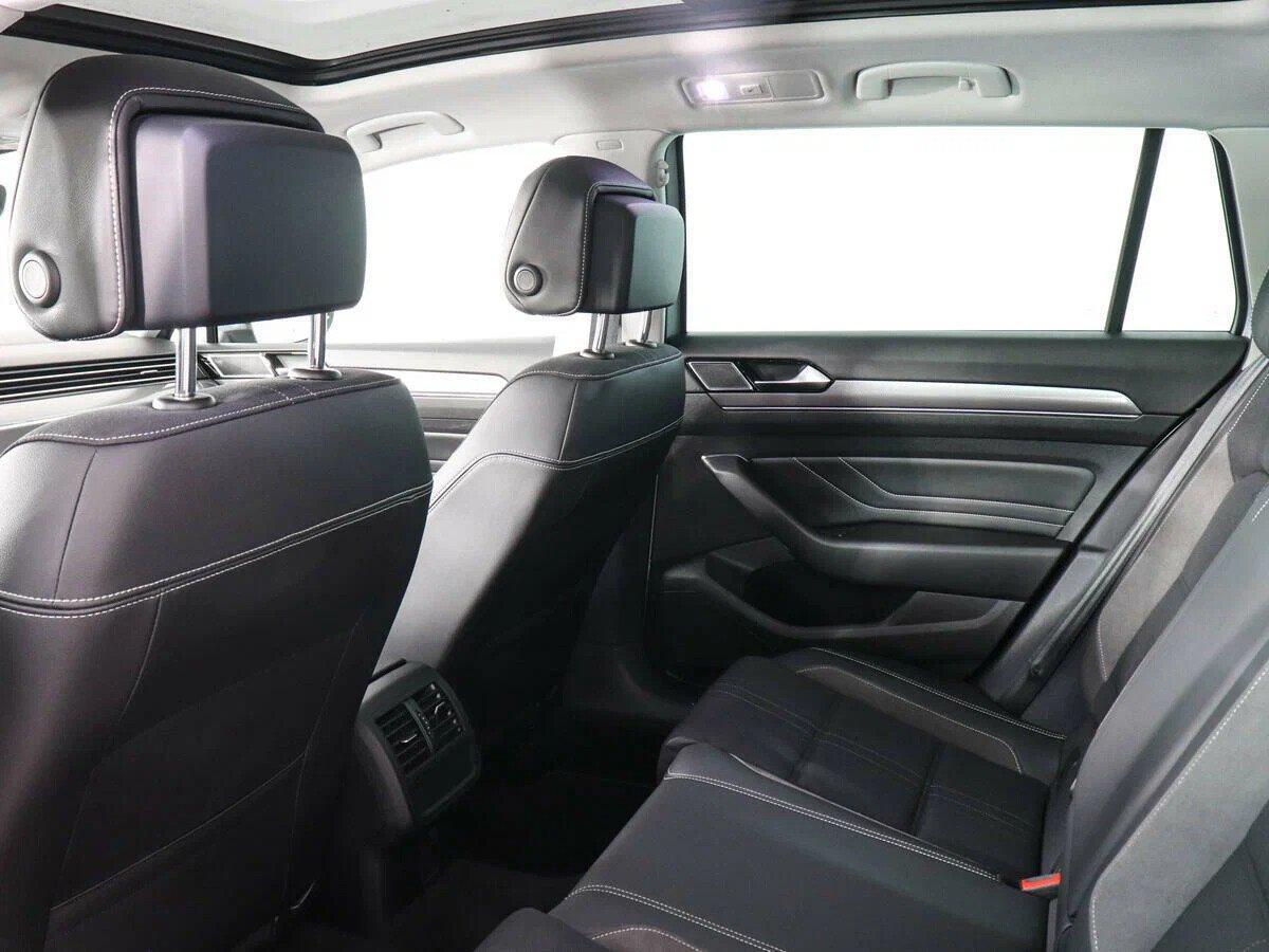 Volkswagen Passat 2019, серебряный