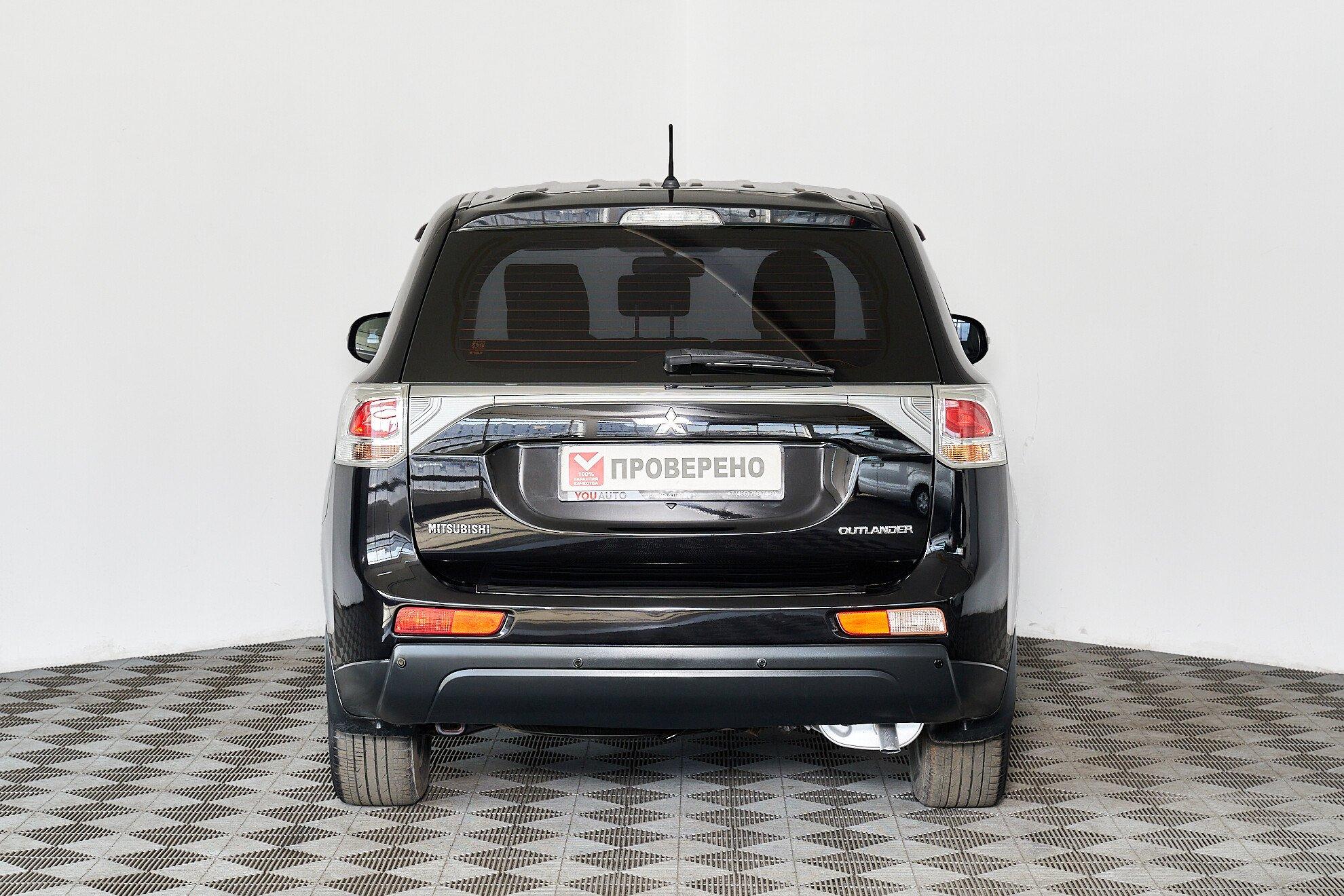 Mitsubishi Outlander 2013, черный