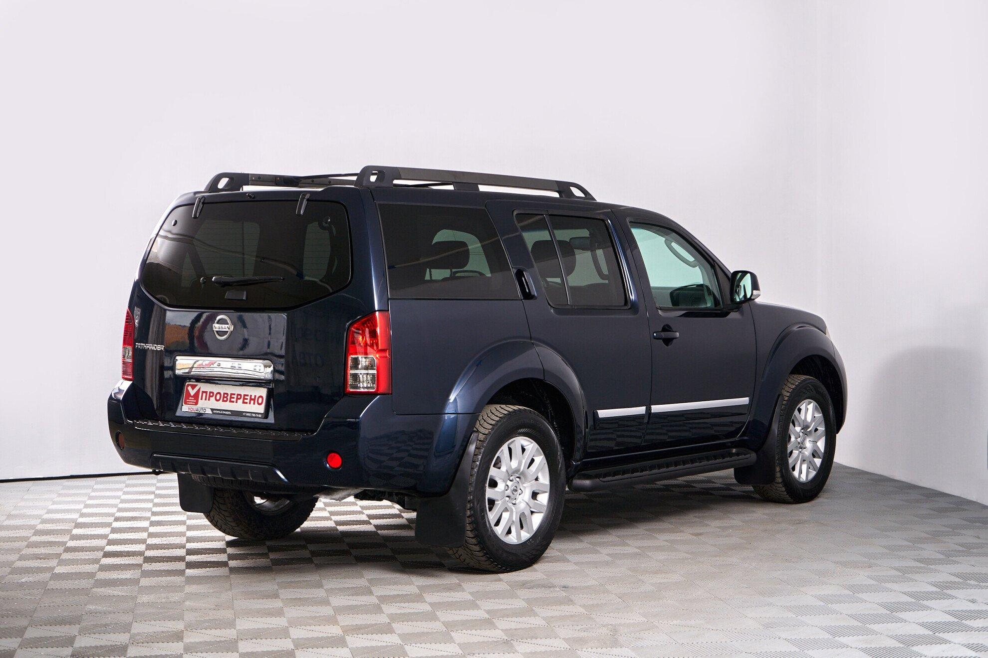 Nissan Pathfinder 2013, синий