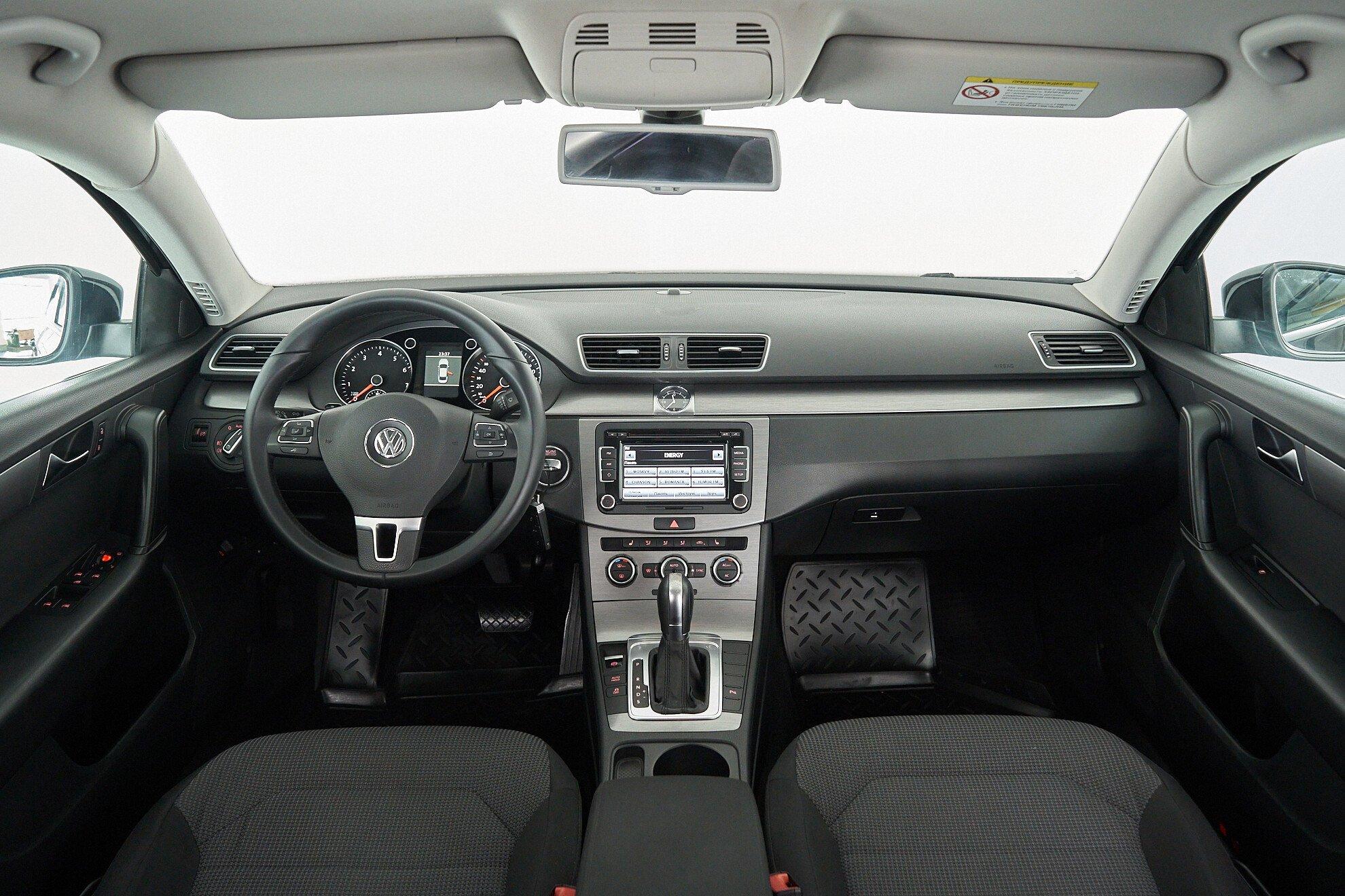 Volkswagen Passat 2012, черный