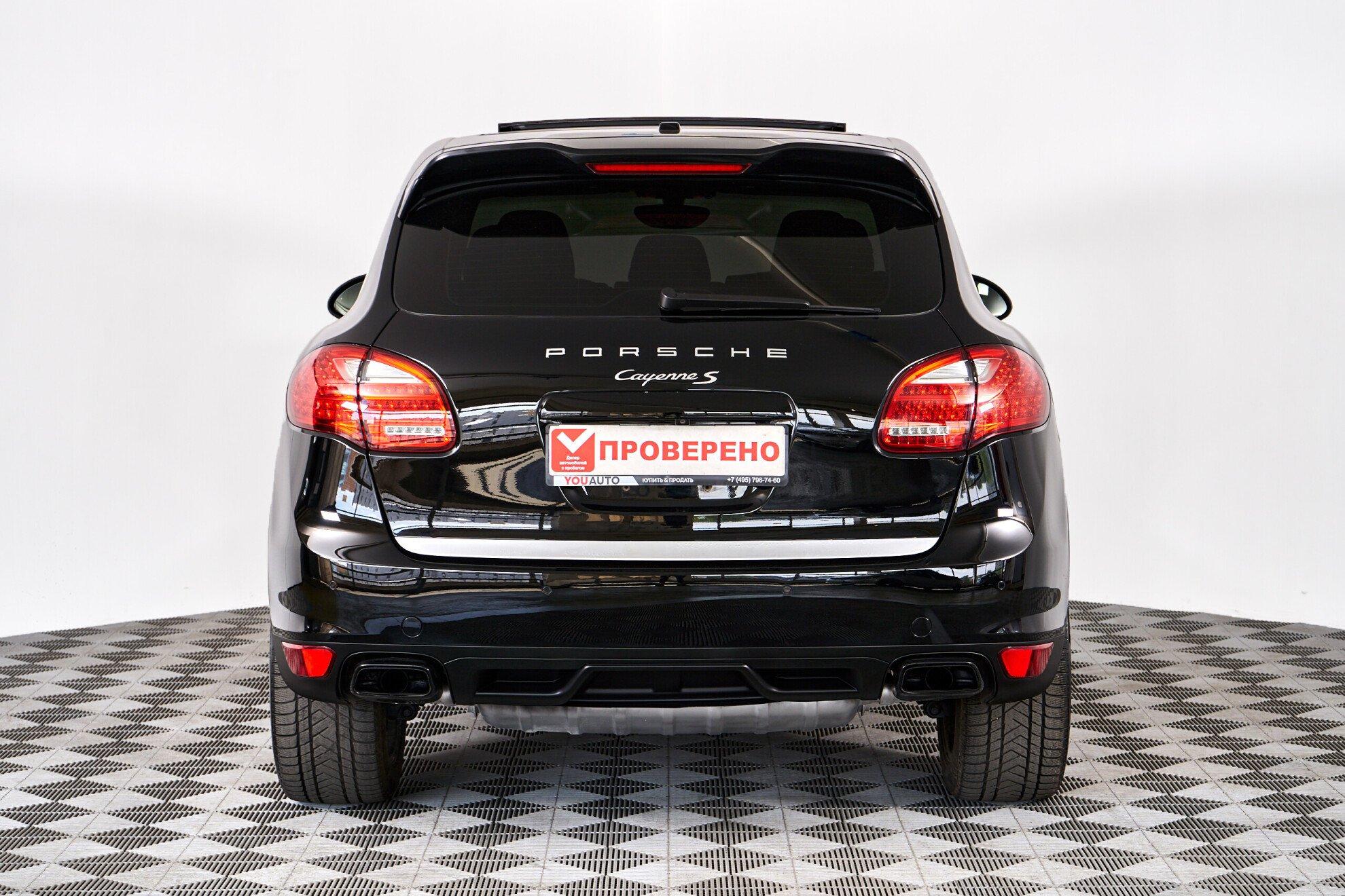 Porsche Cayenne 2012, черный