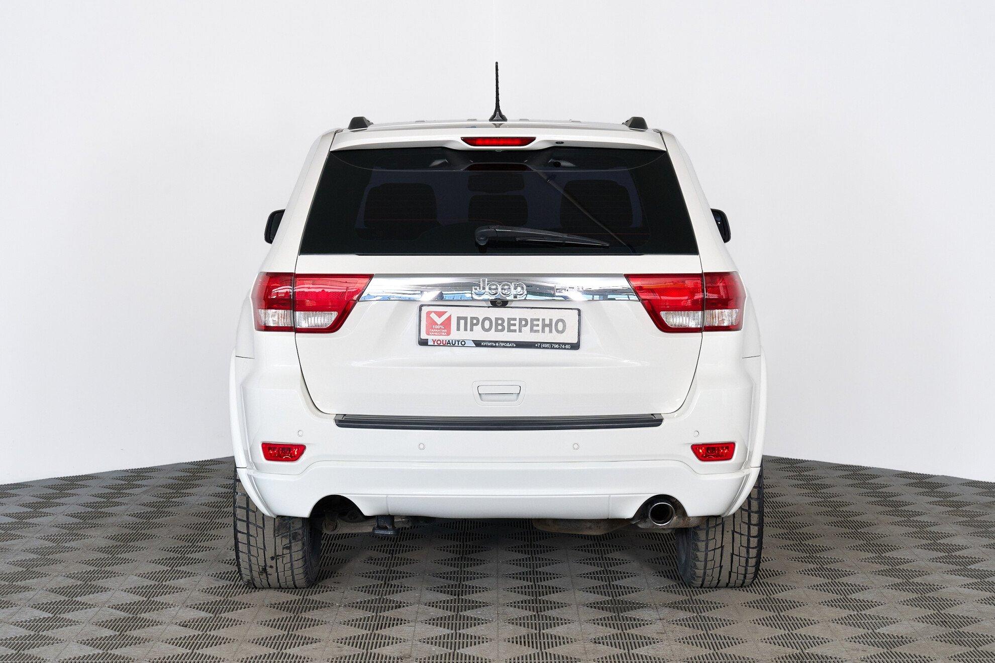 Jeep Grand Cherokee 2011, белый