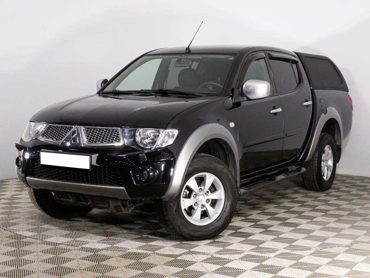 Mitsubishi L200 2013, черный