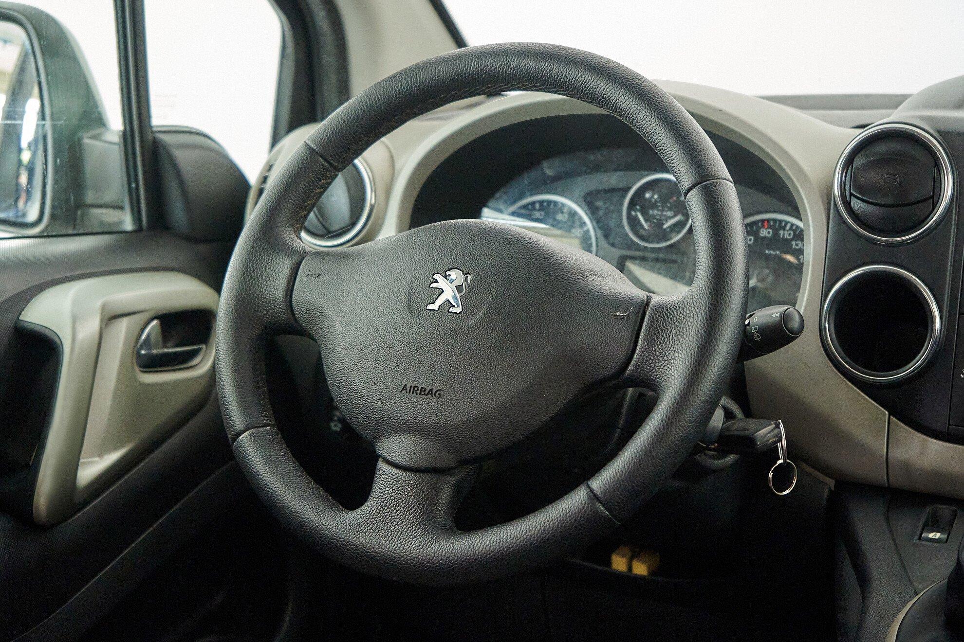Peugeot Partner 2013, серый