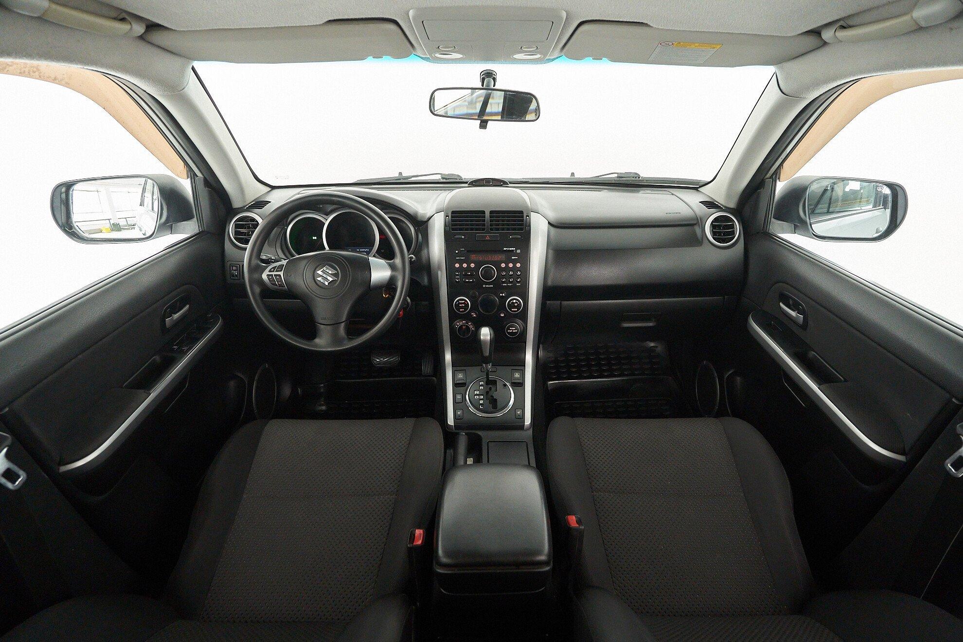 Suzuki Grand Vitara 2011, серебряный