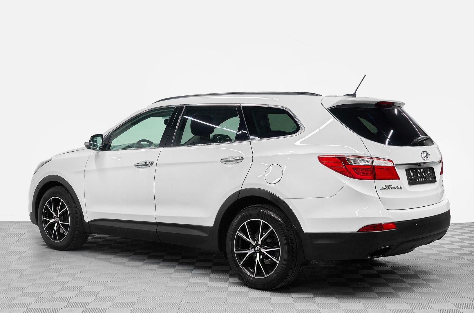 Hyundai Santa Fe 2015, белый