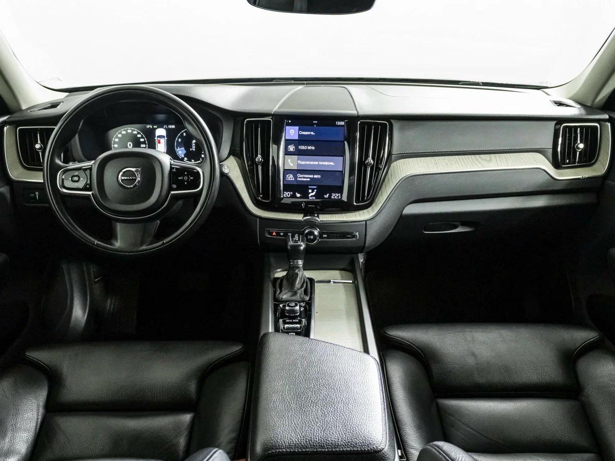 Volvo XC60 2020, черный