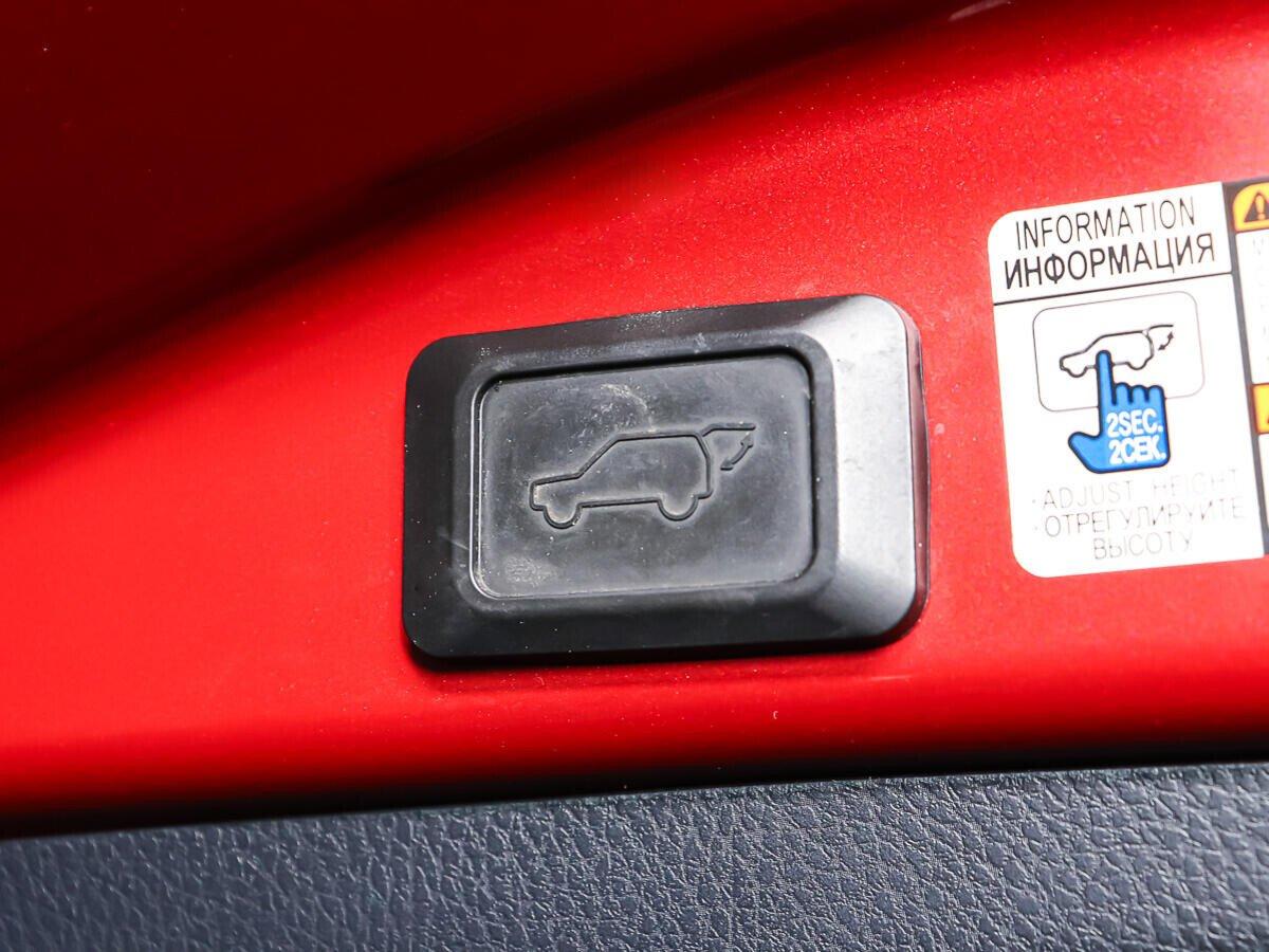 Toyota RAV4 2015, красный
