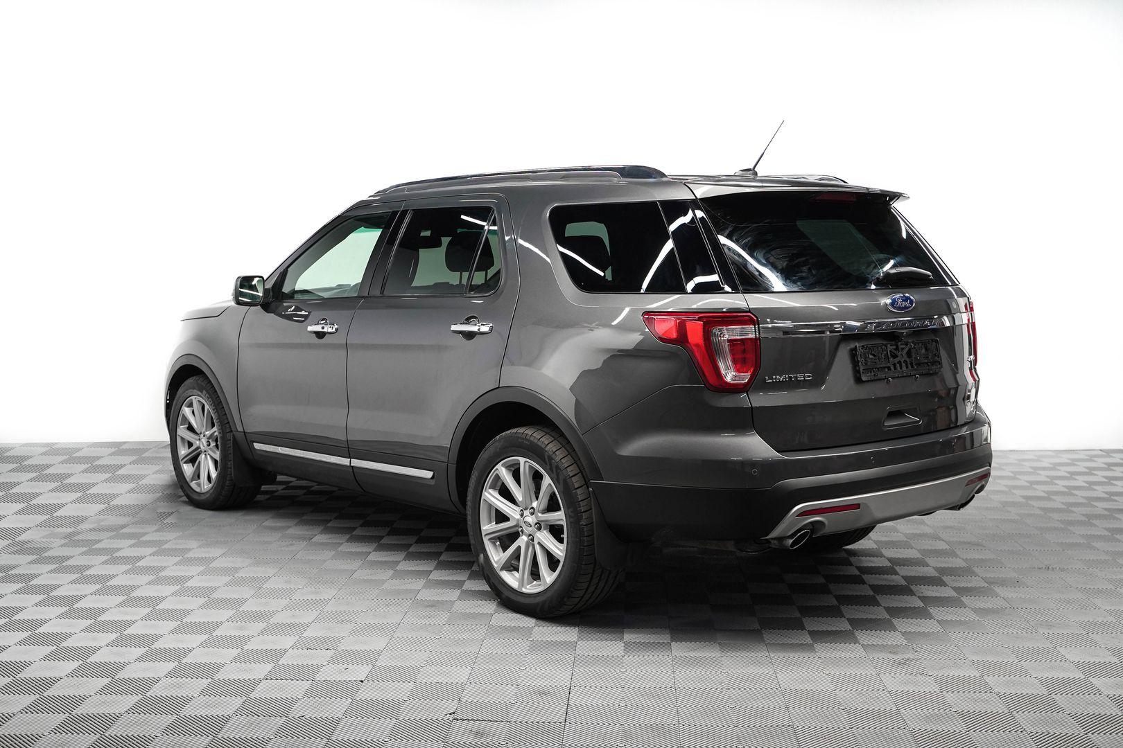 Ford Explorer 2016, серый
