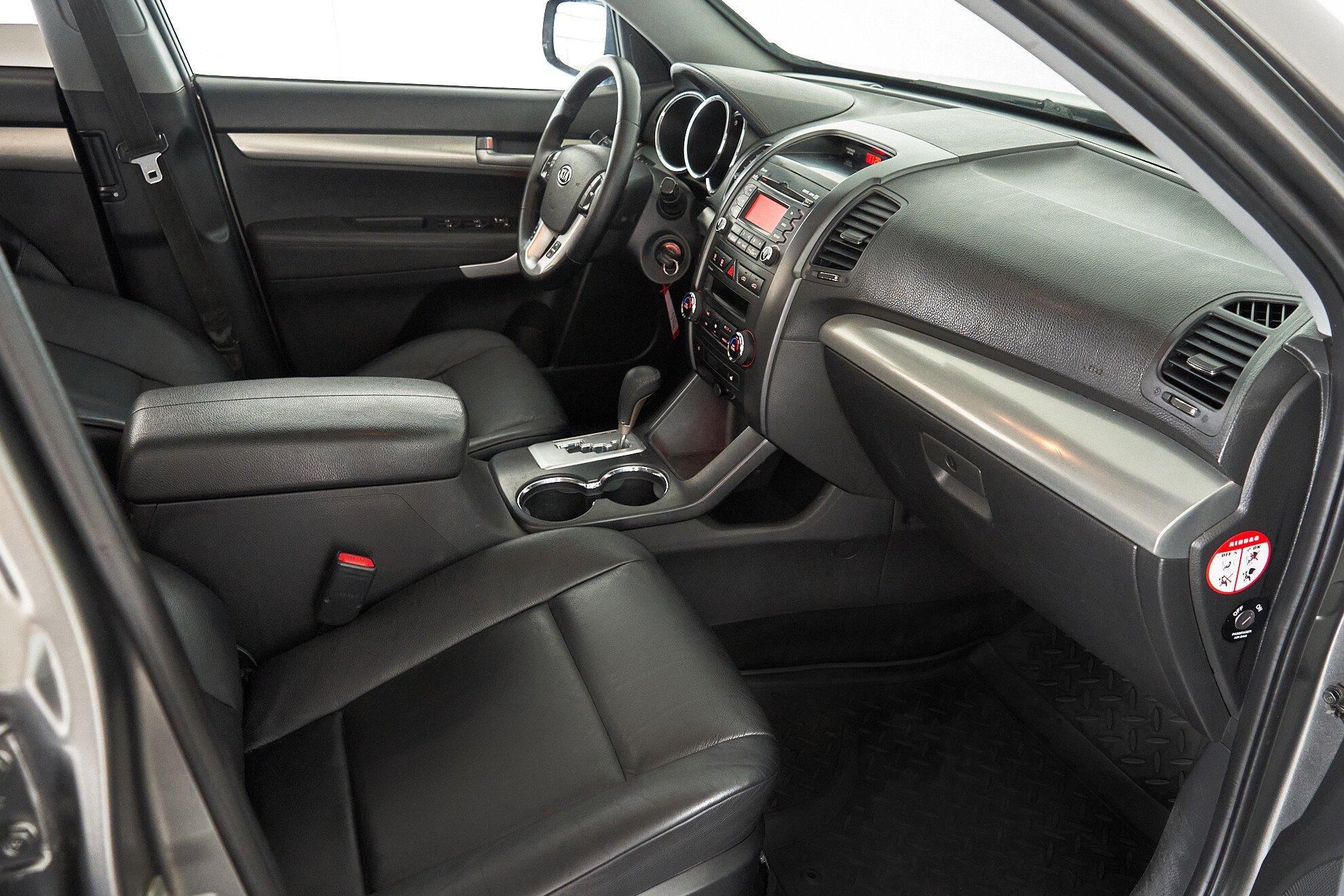 Kia Sorento 2011, серый